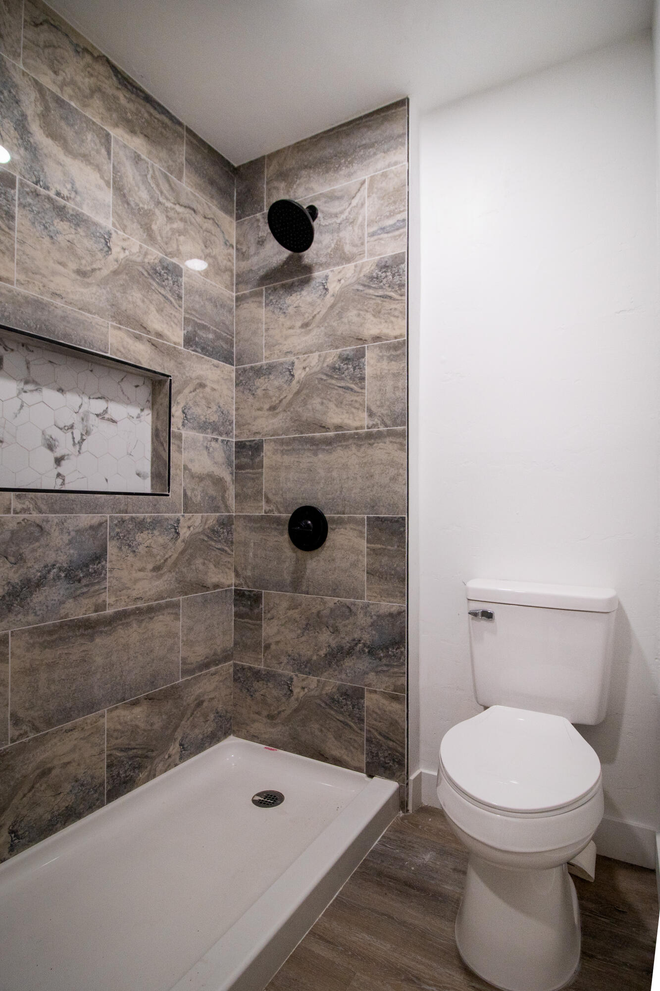 395 S W St, Porterville, CA 93257