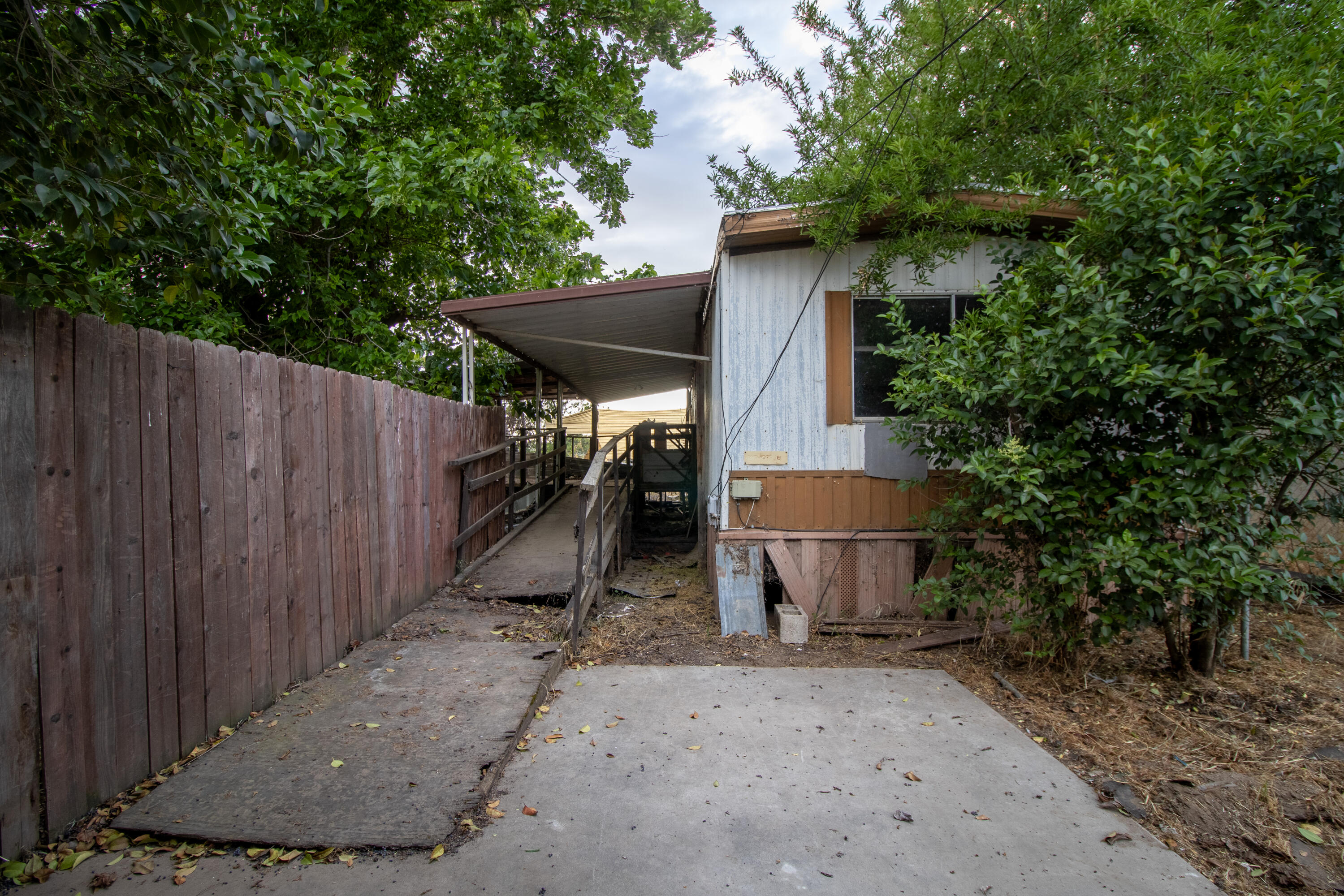 395 S W St, Porterville, CA 93257