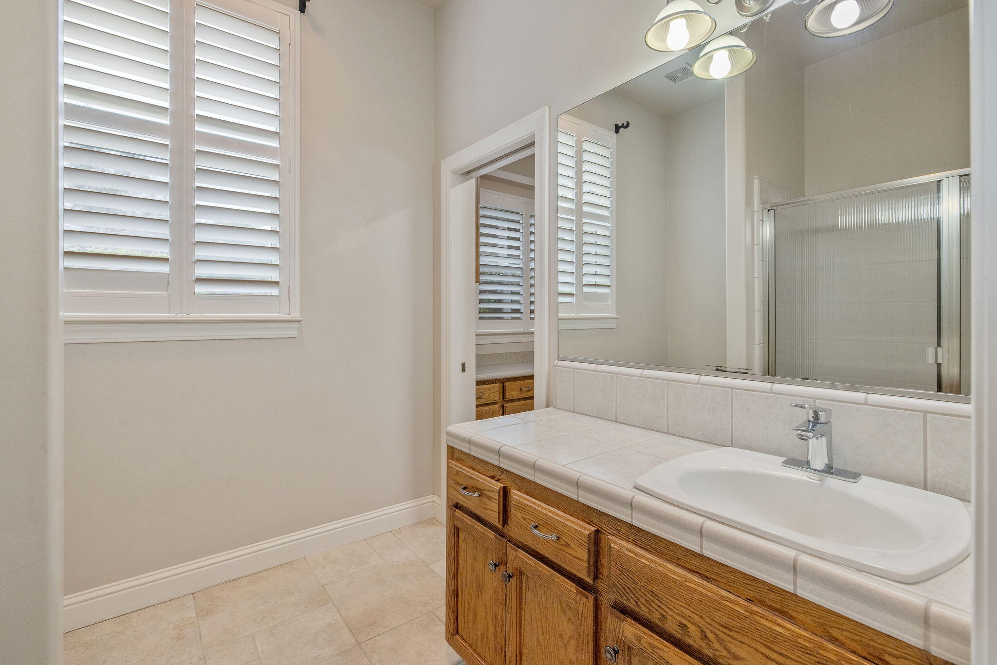 5640 W Delaware Ave, Visalia, CA 93291