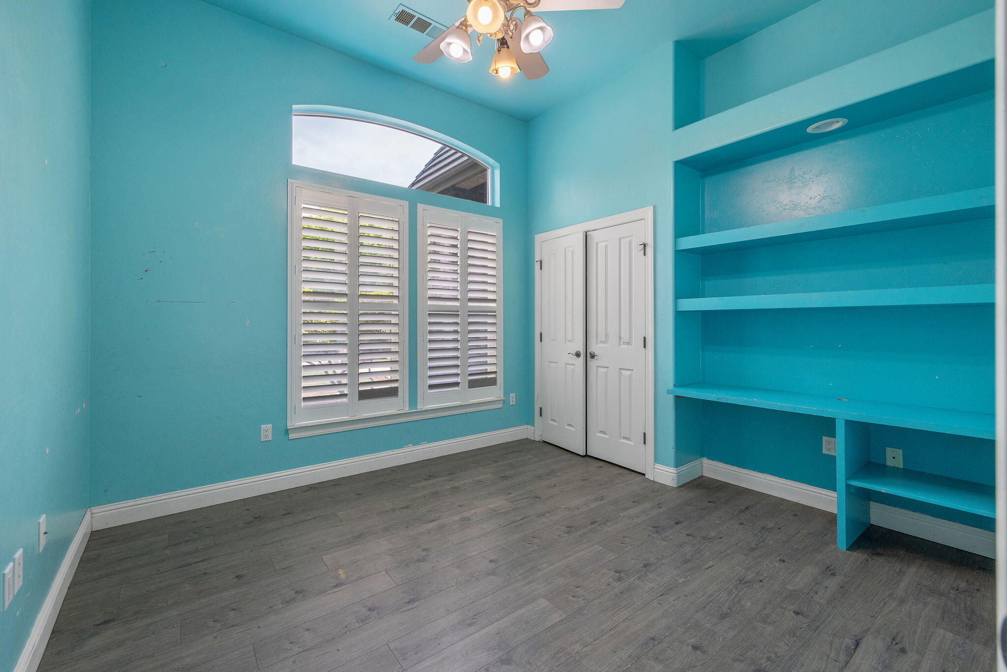 5640 W Delaware Ave, Visalia, CA 93291