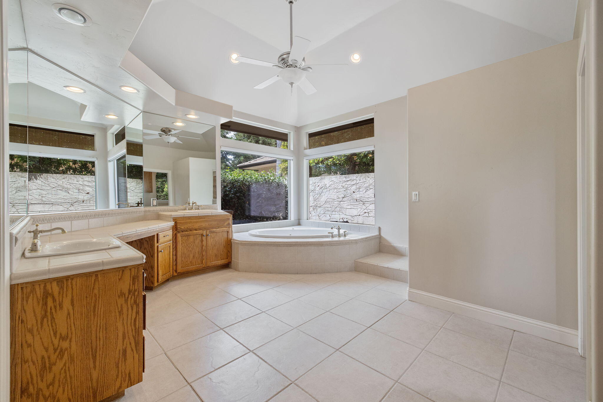 5640 W Delaware Ave, Visalia, CA 93291