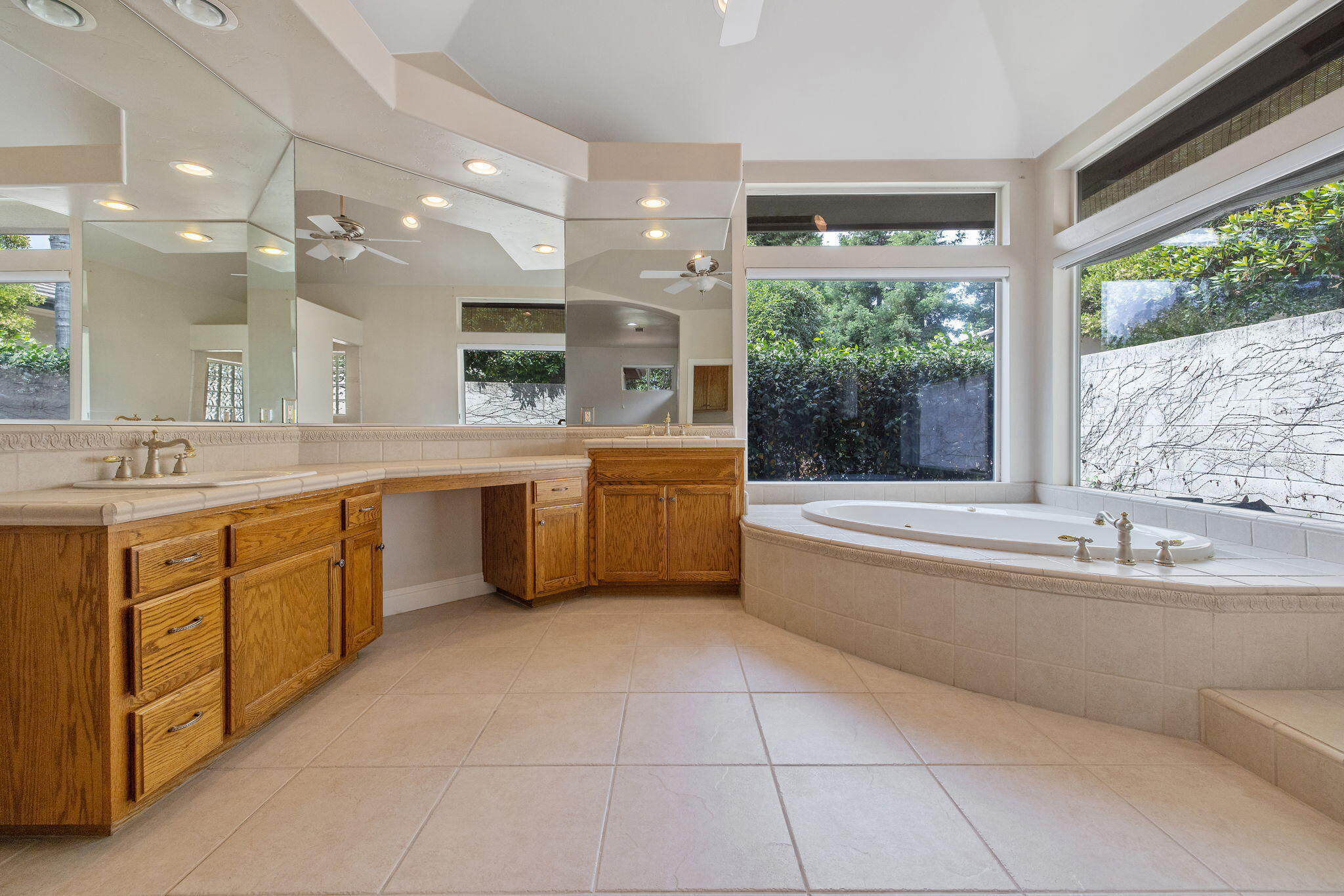 5640 W Delaware Ave, Visalia, CA 93291