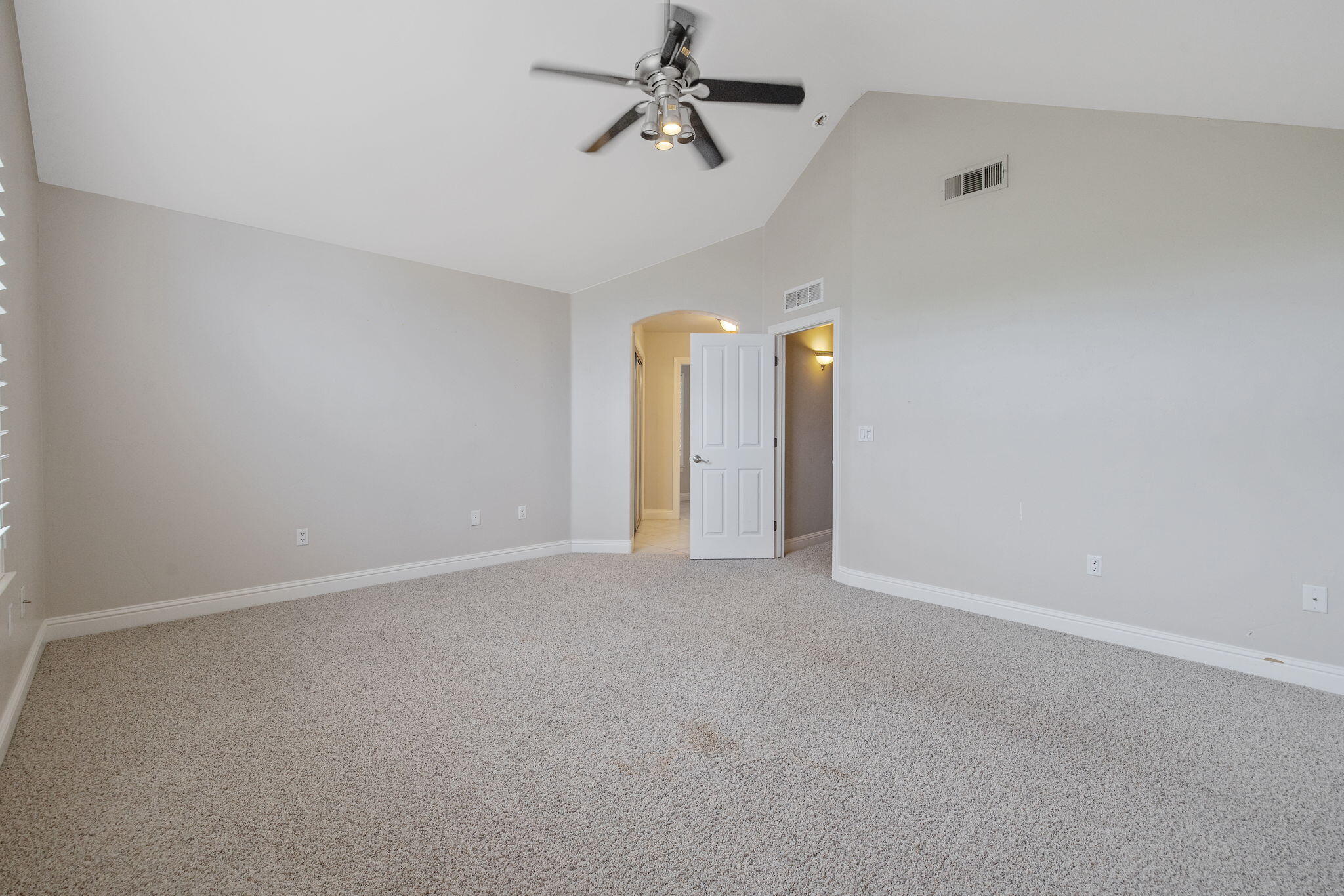 5640 W Delaware Ave, Visalia, CA 93291