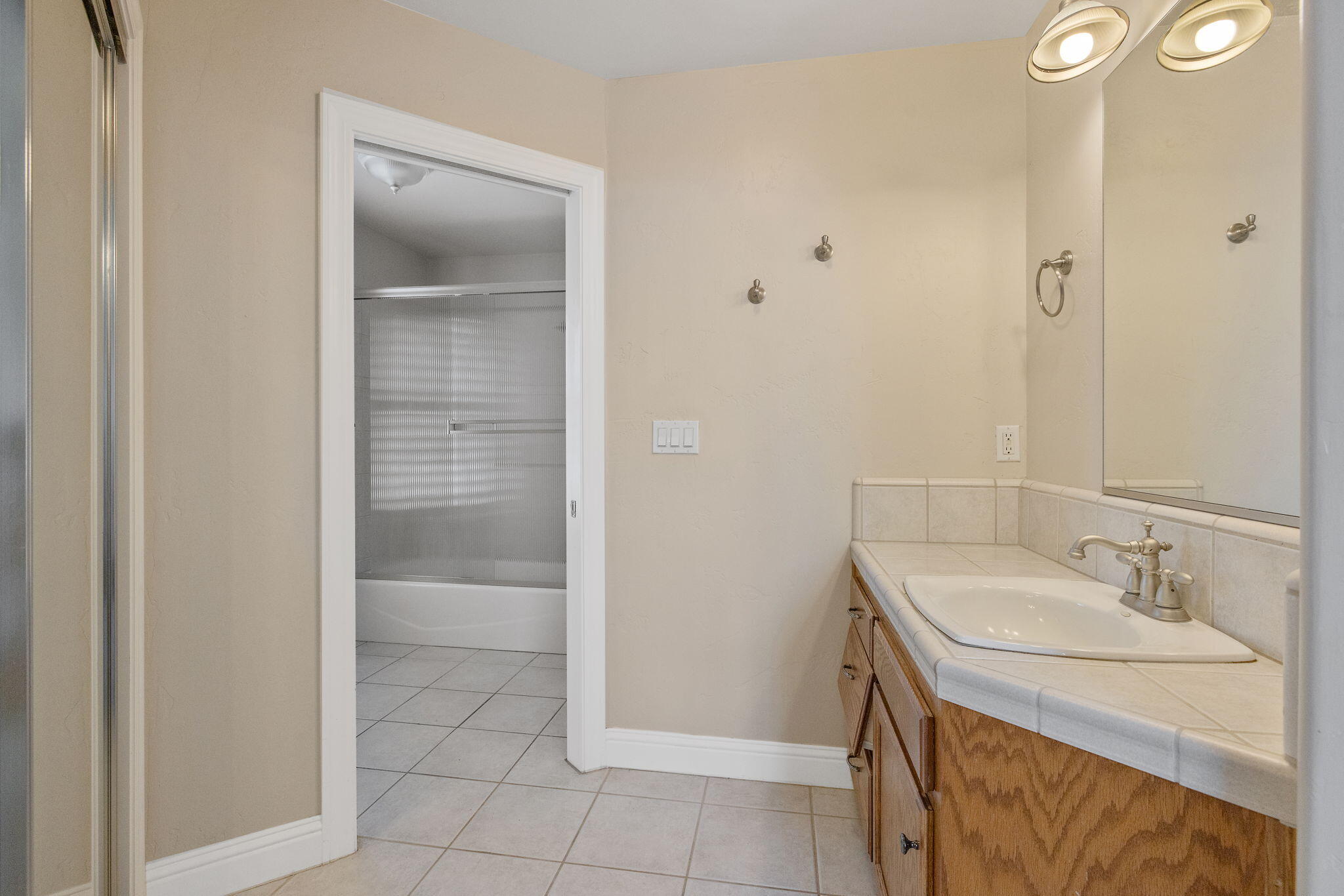 5640 W Delaware Ave, Visalia, CA 93291