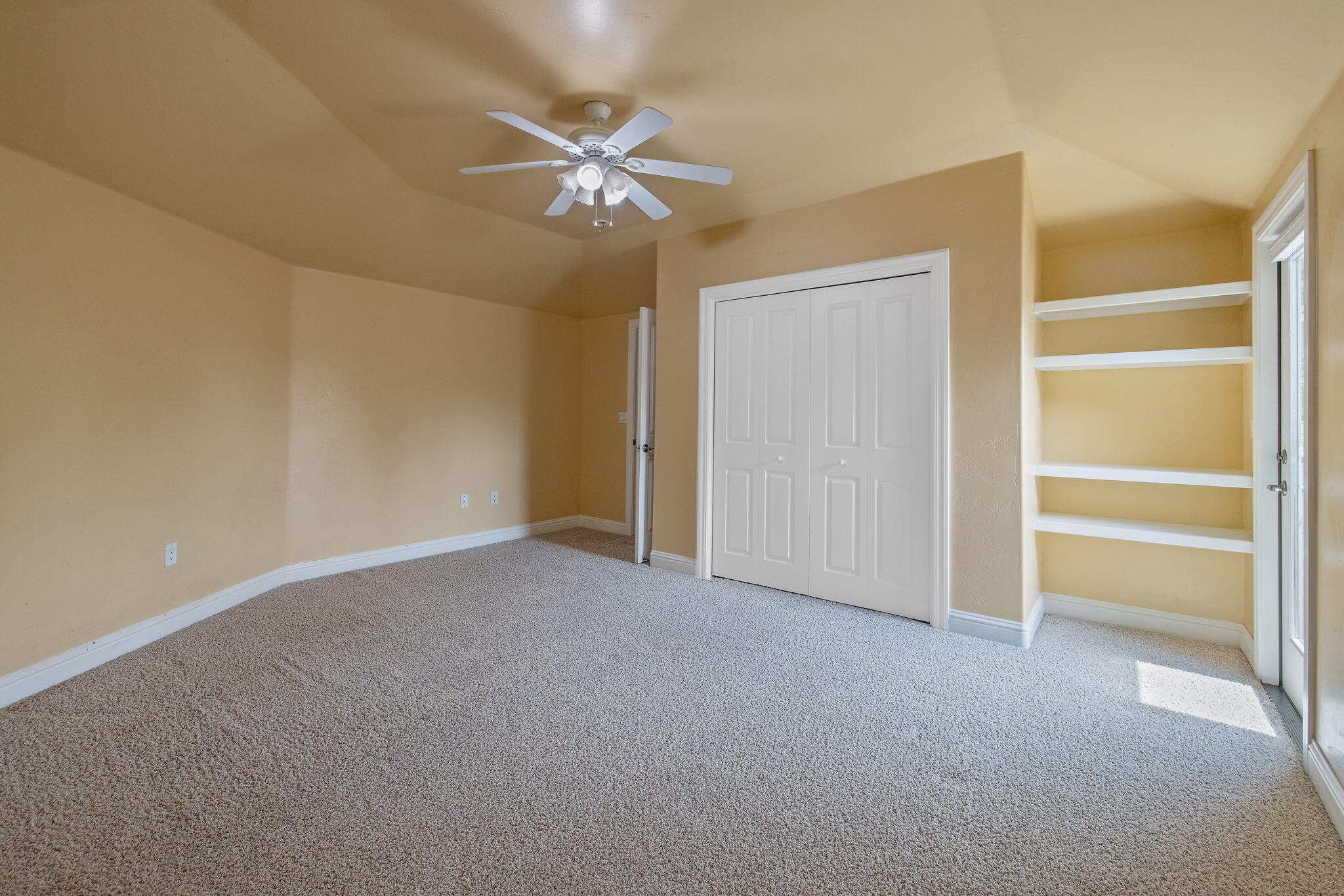 5640 W Delaware Ave, Visalia, CA 93291