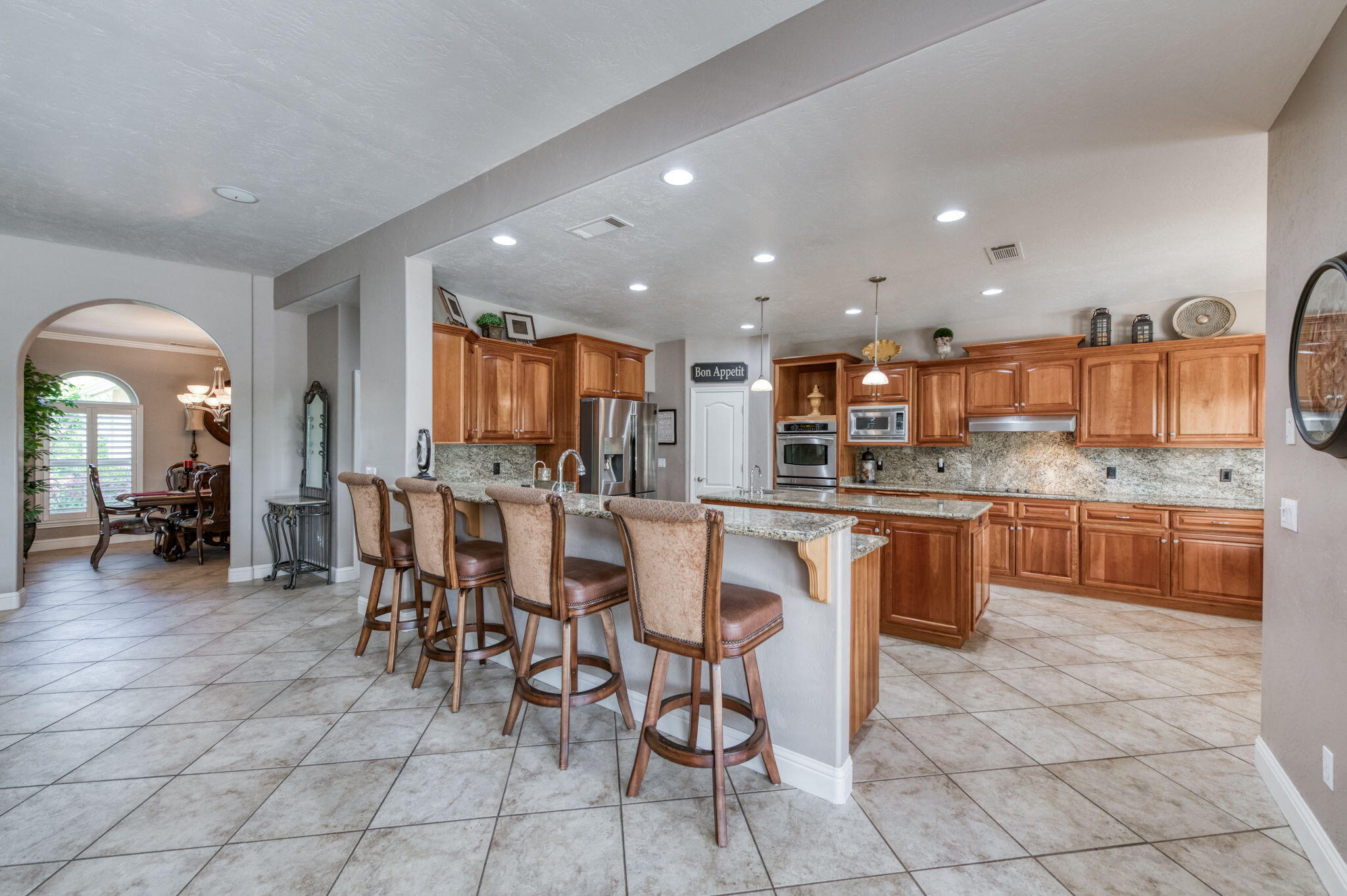 4907 W Lakewood Ct, Visalia, CA 93291