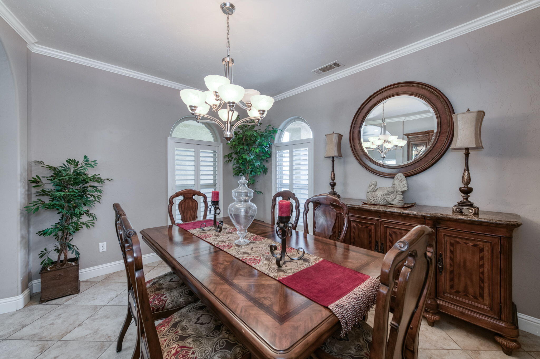 4907 W Lakewood Ct, Visalia, CA 93291