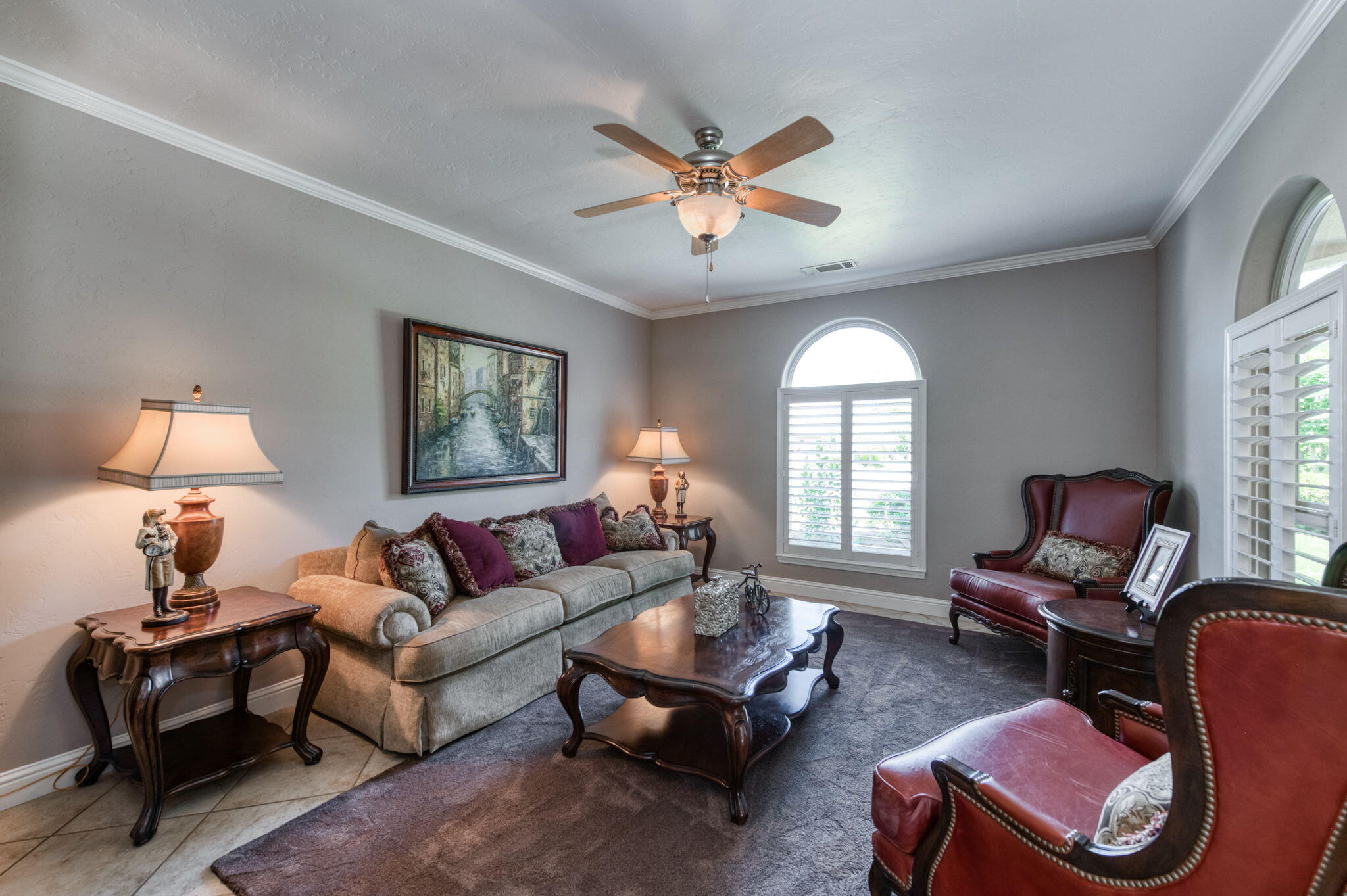 4907 W Lakewood Ct, Visalia, CA 93291