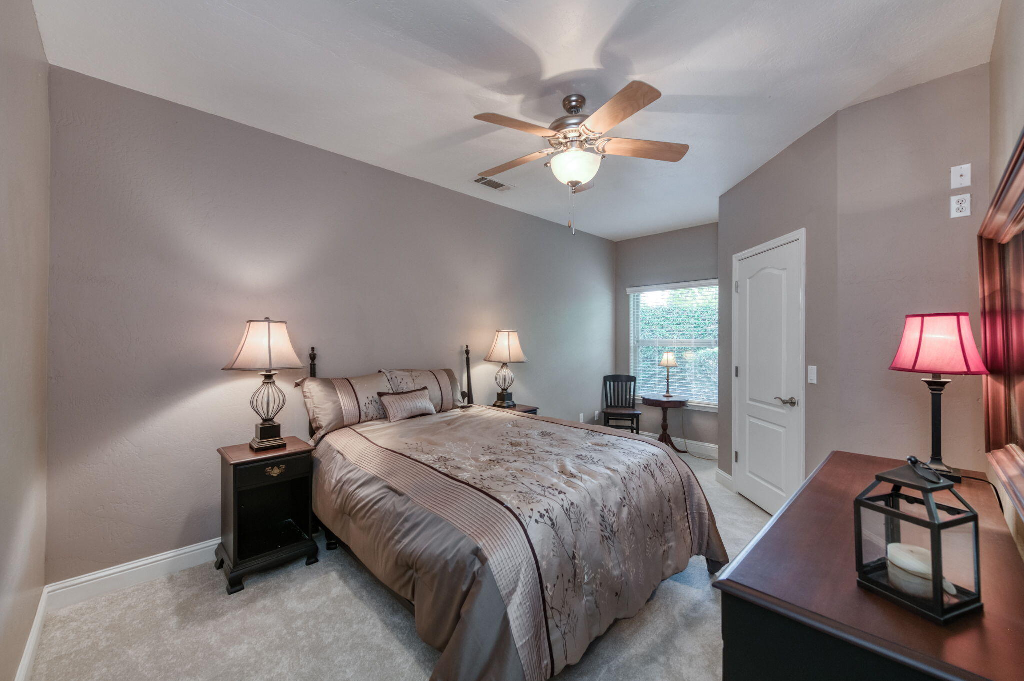 4907 W Lakewood Ct, Visalia, CA 93291