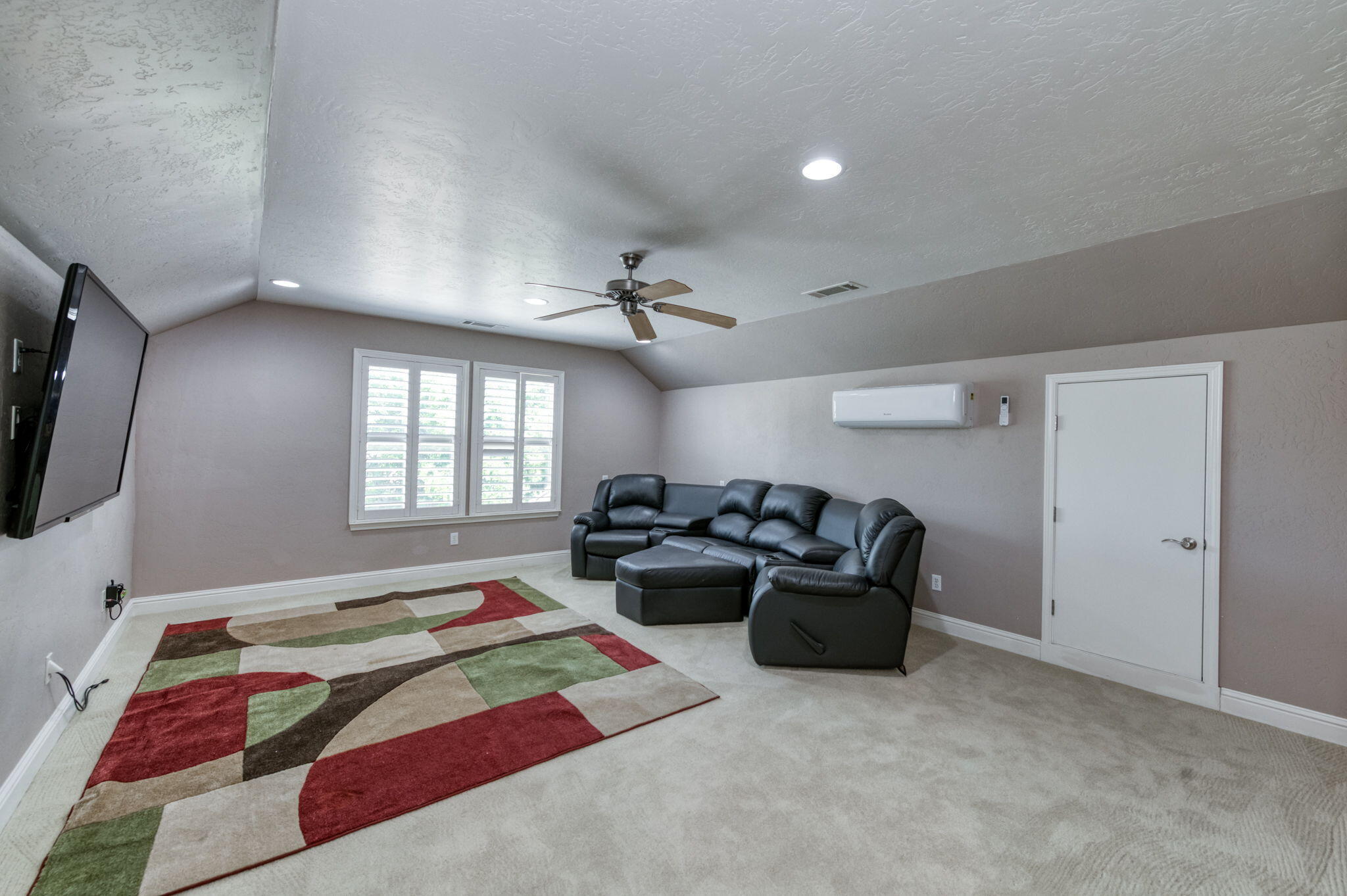 4907 W Lakewood Ct, Visalia, CA 93291