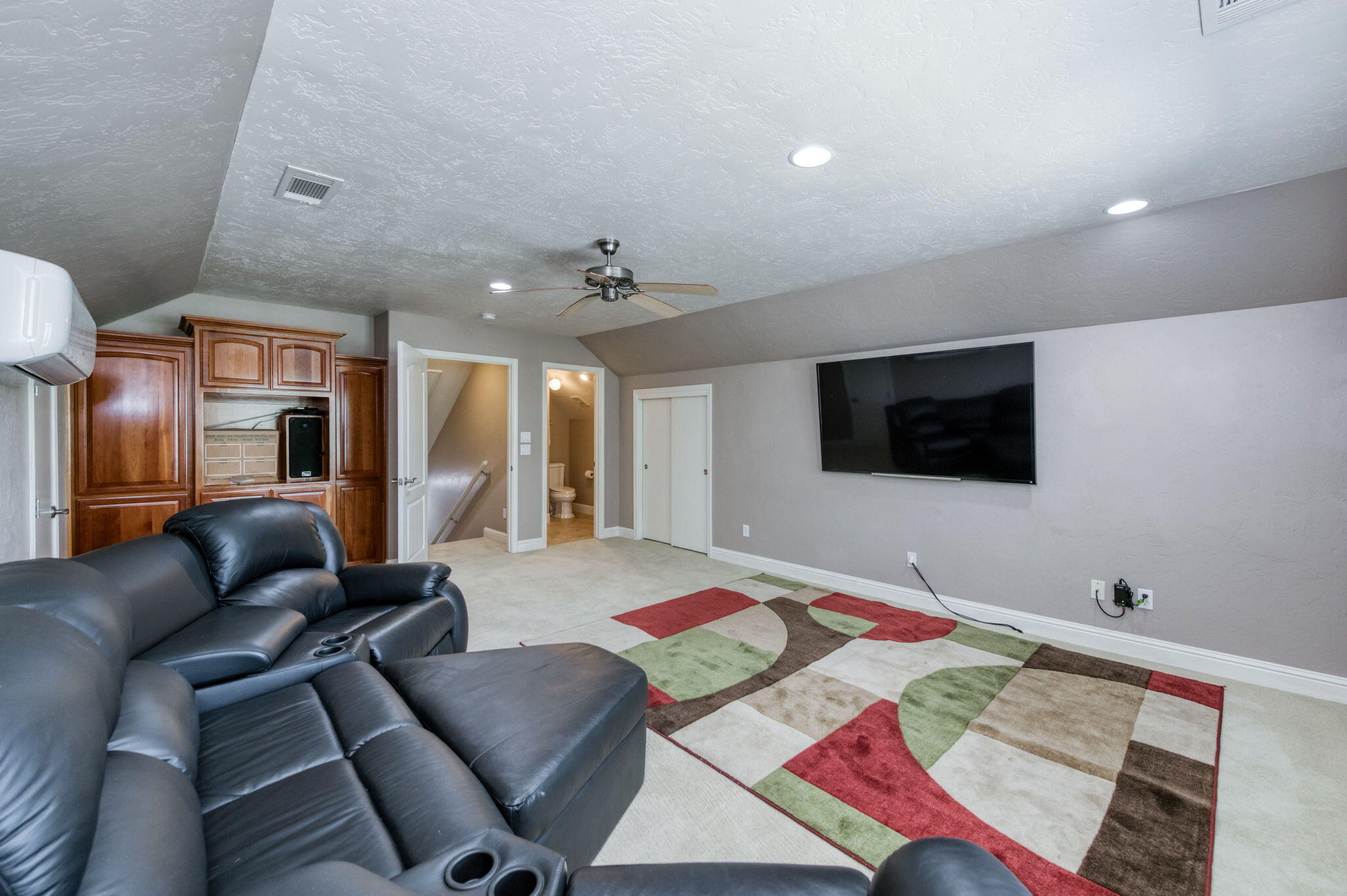 4907 W Lakewood Ct, Visalia, CA 93291