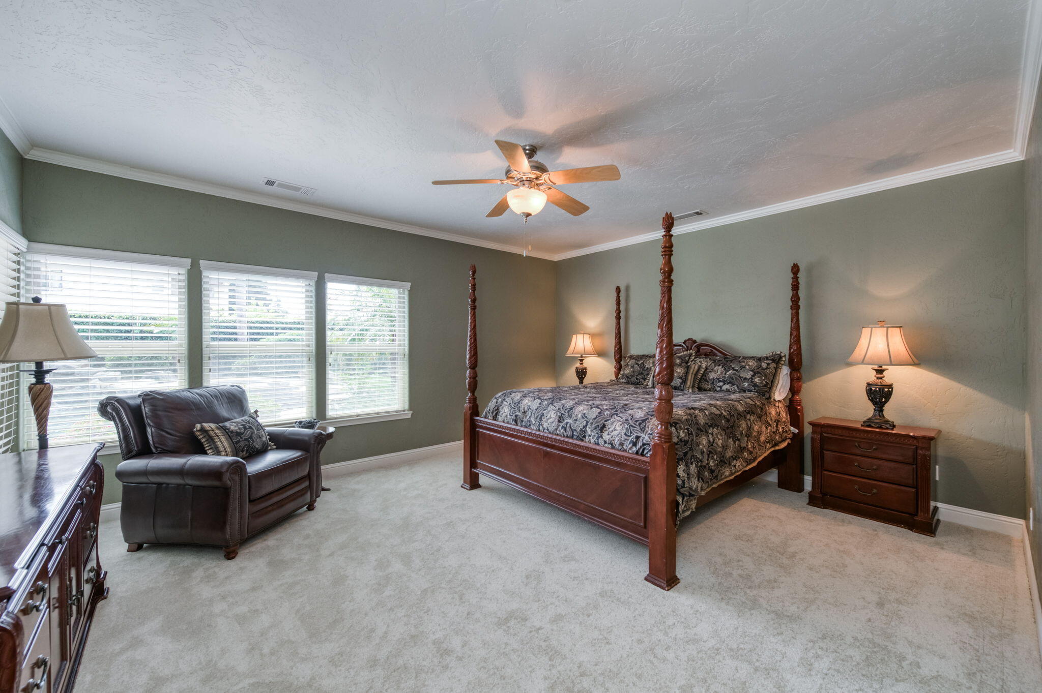 4907 W Lakewood Ct, Visalia, CA 93291