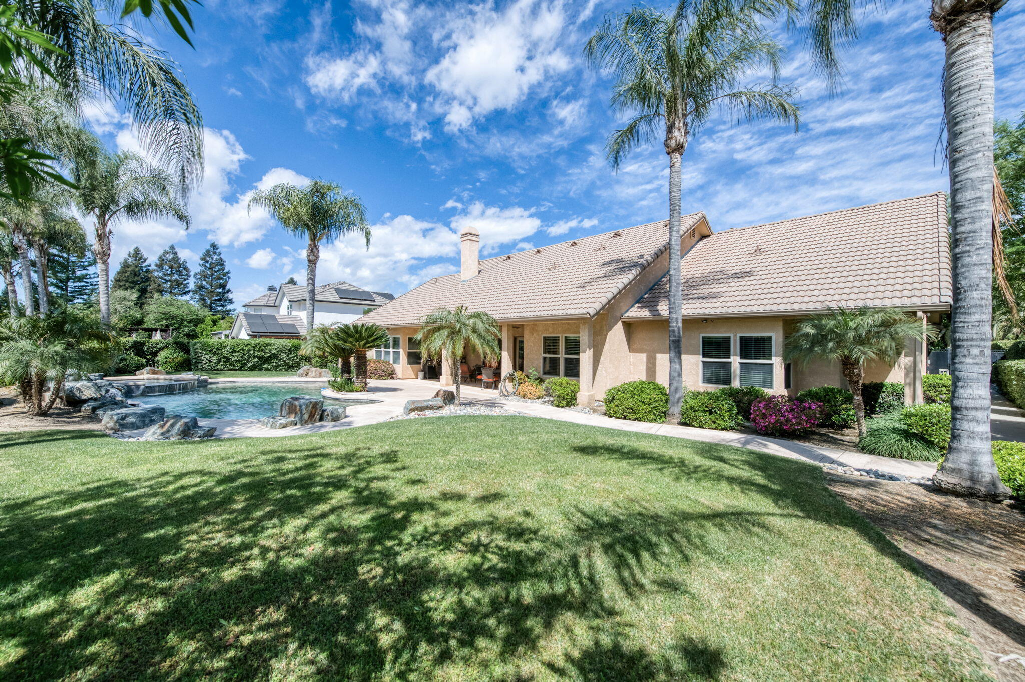 4907 W Lakewood Ct, Visalia, CA 93291