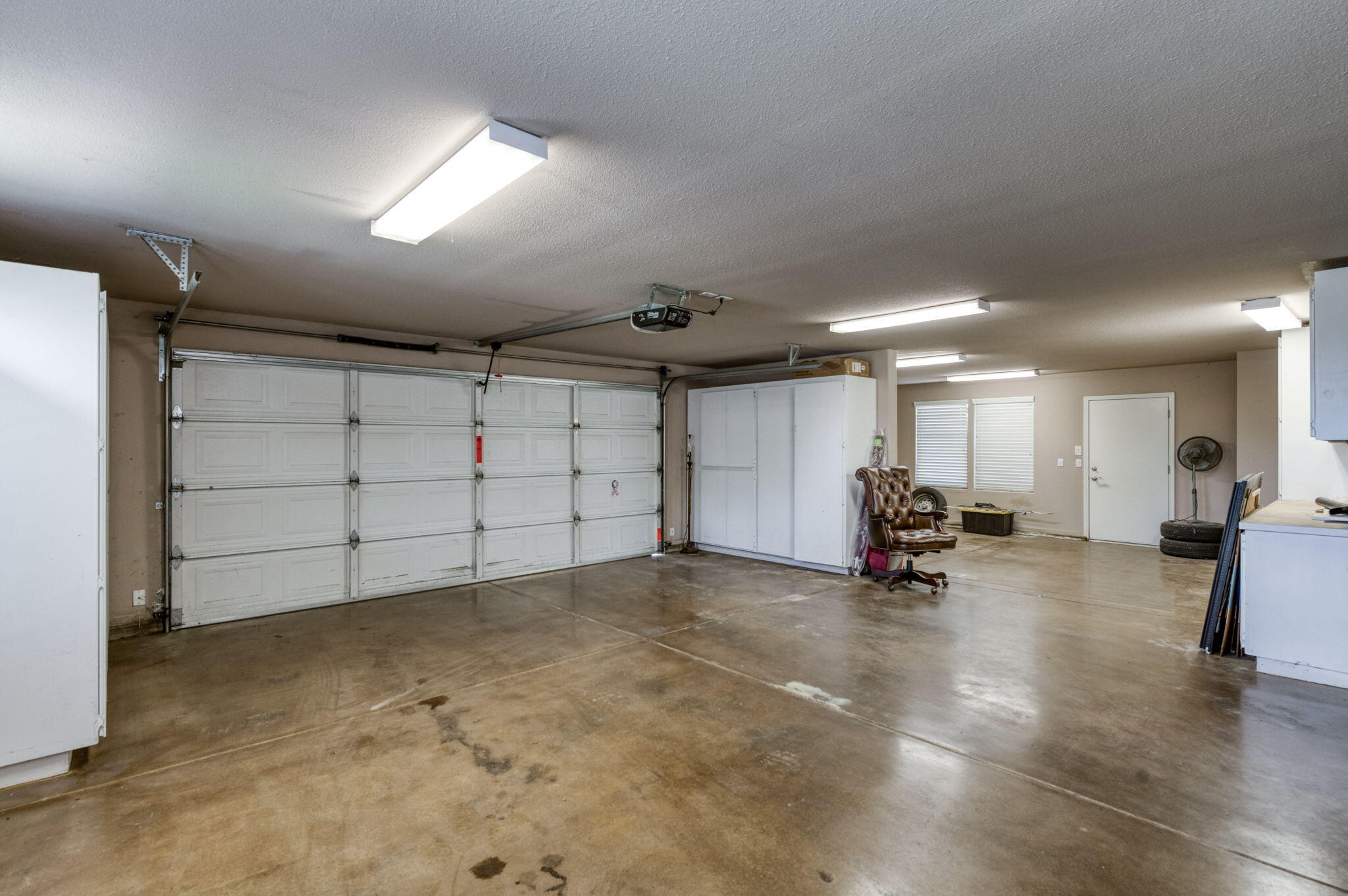 4907 W Lakewood Ct, Visalia, CA 93291