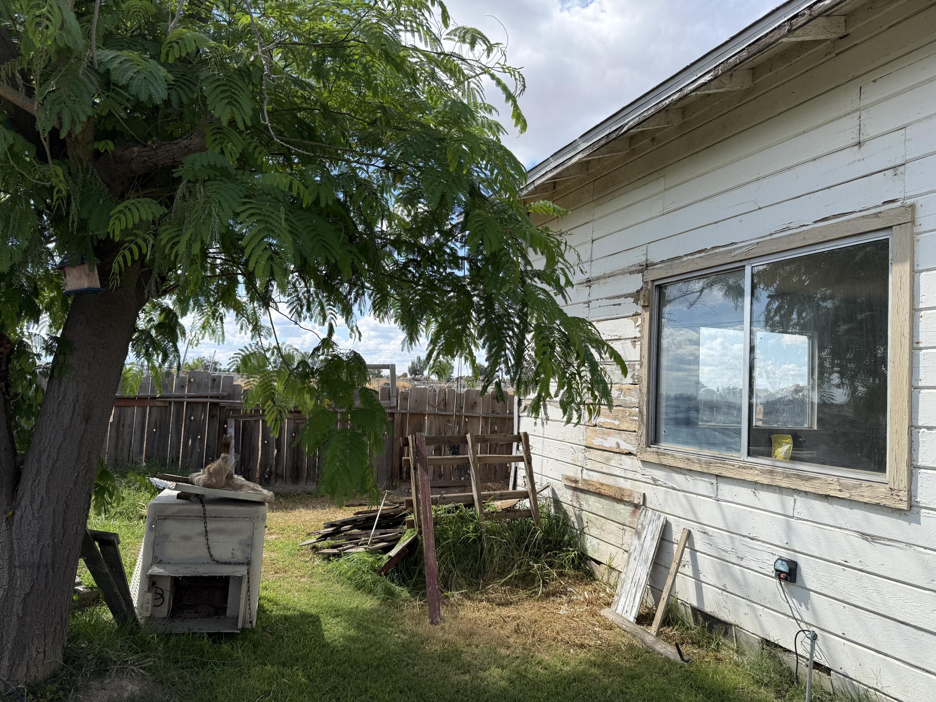 10696 Houston Ave, Hanford, CA 93230