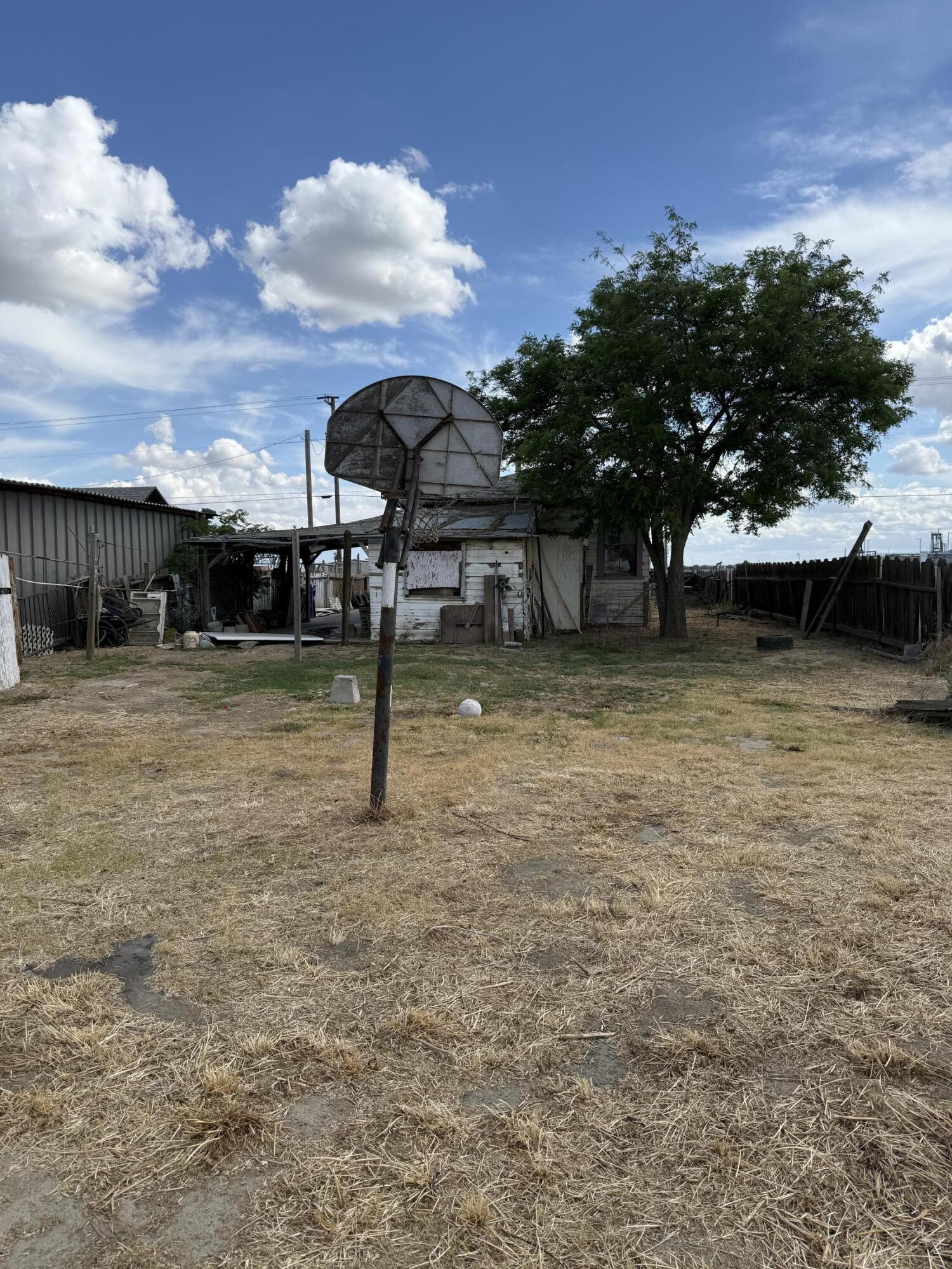 10696 Houston Ave, Hanford, CA 93230