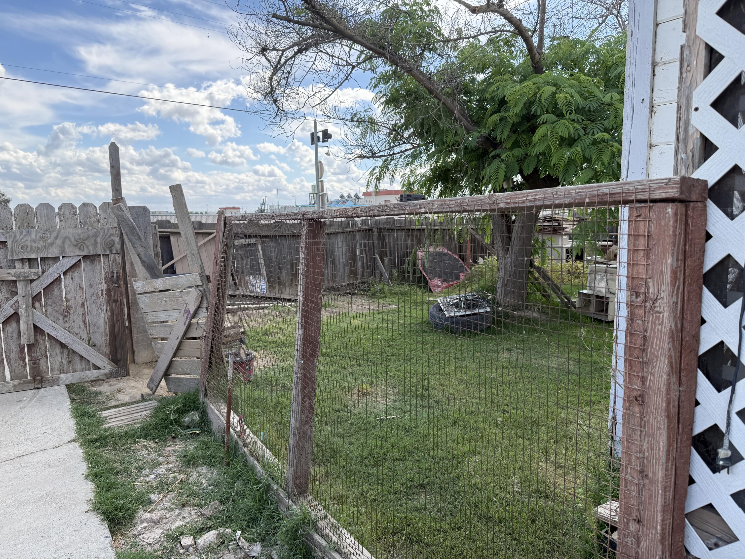 10696 Houston Ave, Hanford, CA 93230