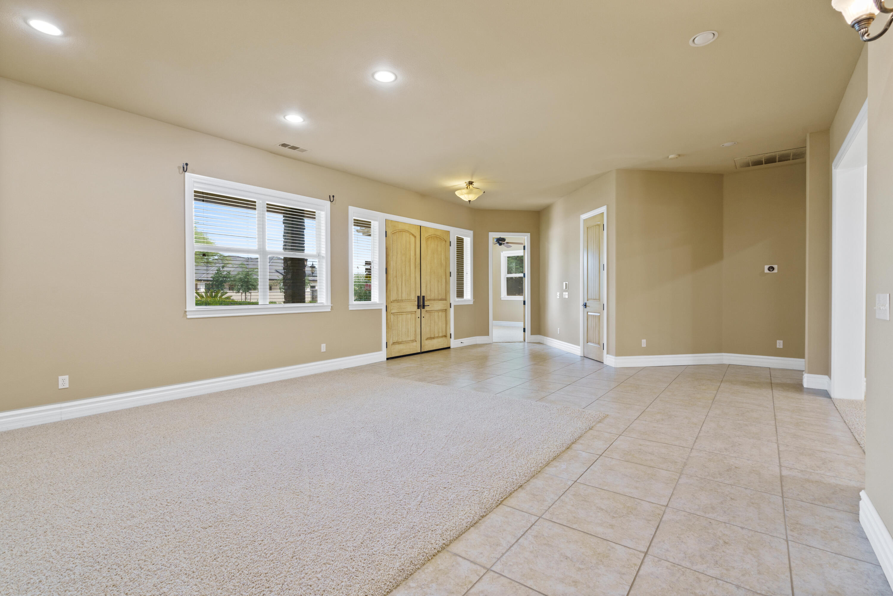 2615 N Linwood St, Visalia, CA 93291