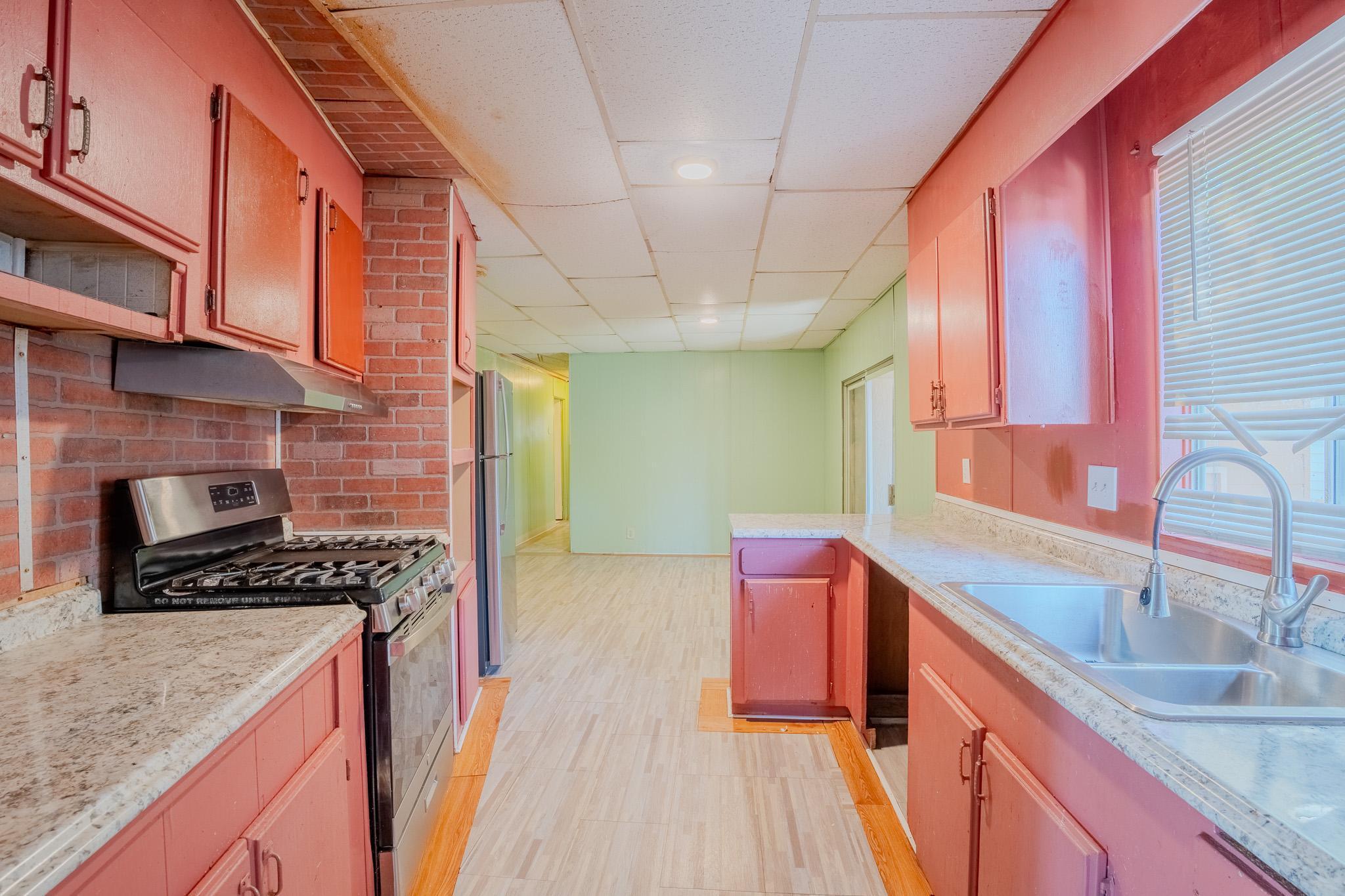 108 W Merced St, Avenal, CA 93204