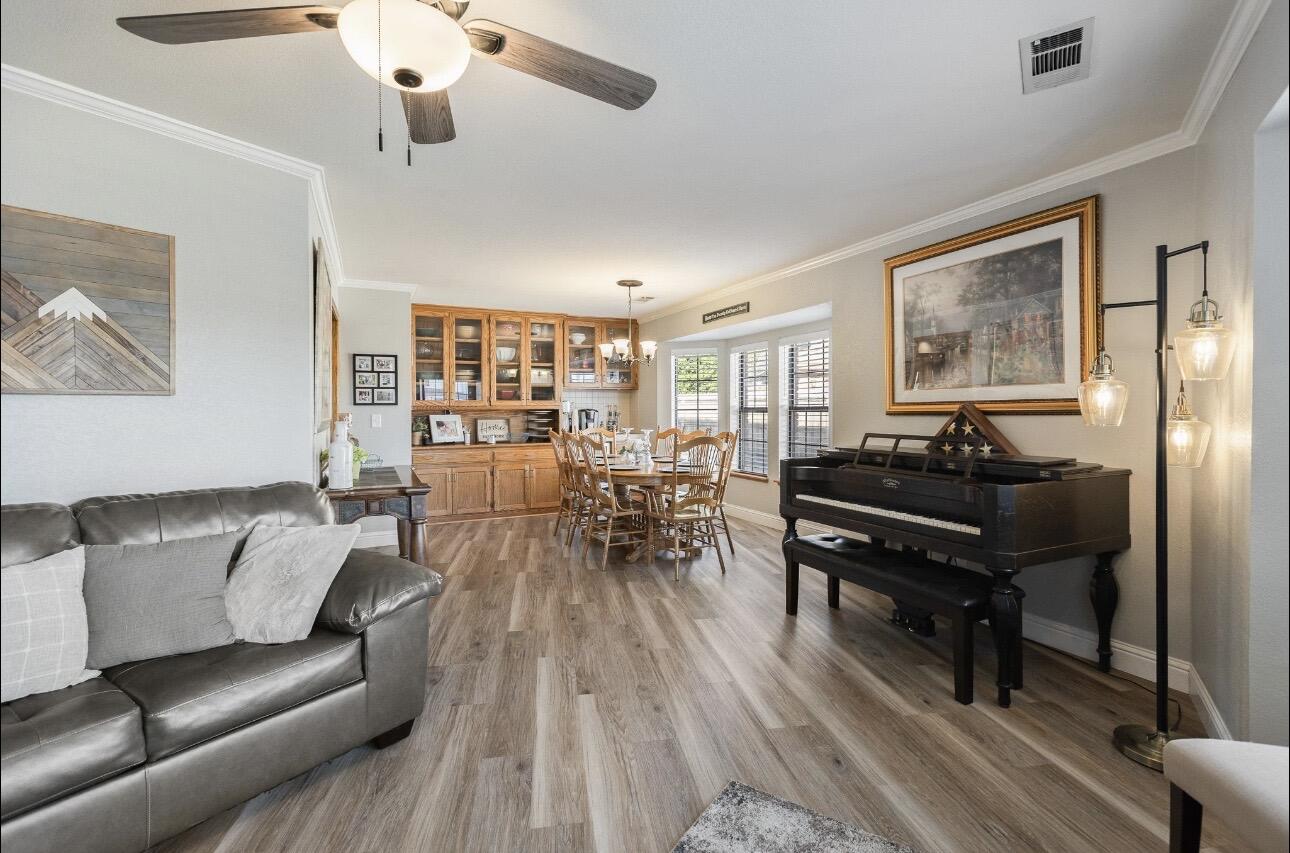 1232 N Lindale Way, Porterville, CA 93257