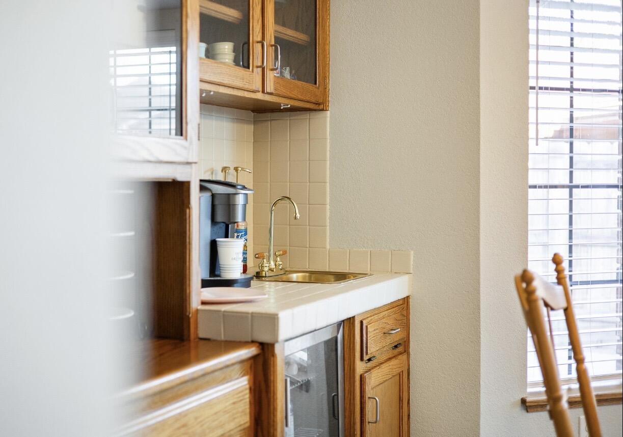 1232 N Lindale Way, Porterville, CA 93257