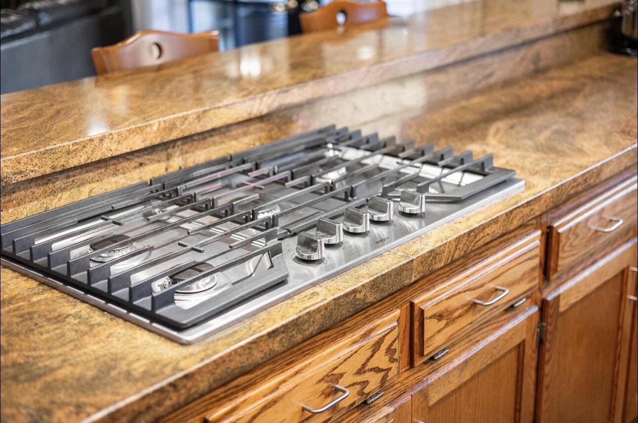 1232 N Lindale Way, Porterville, CA 93257