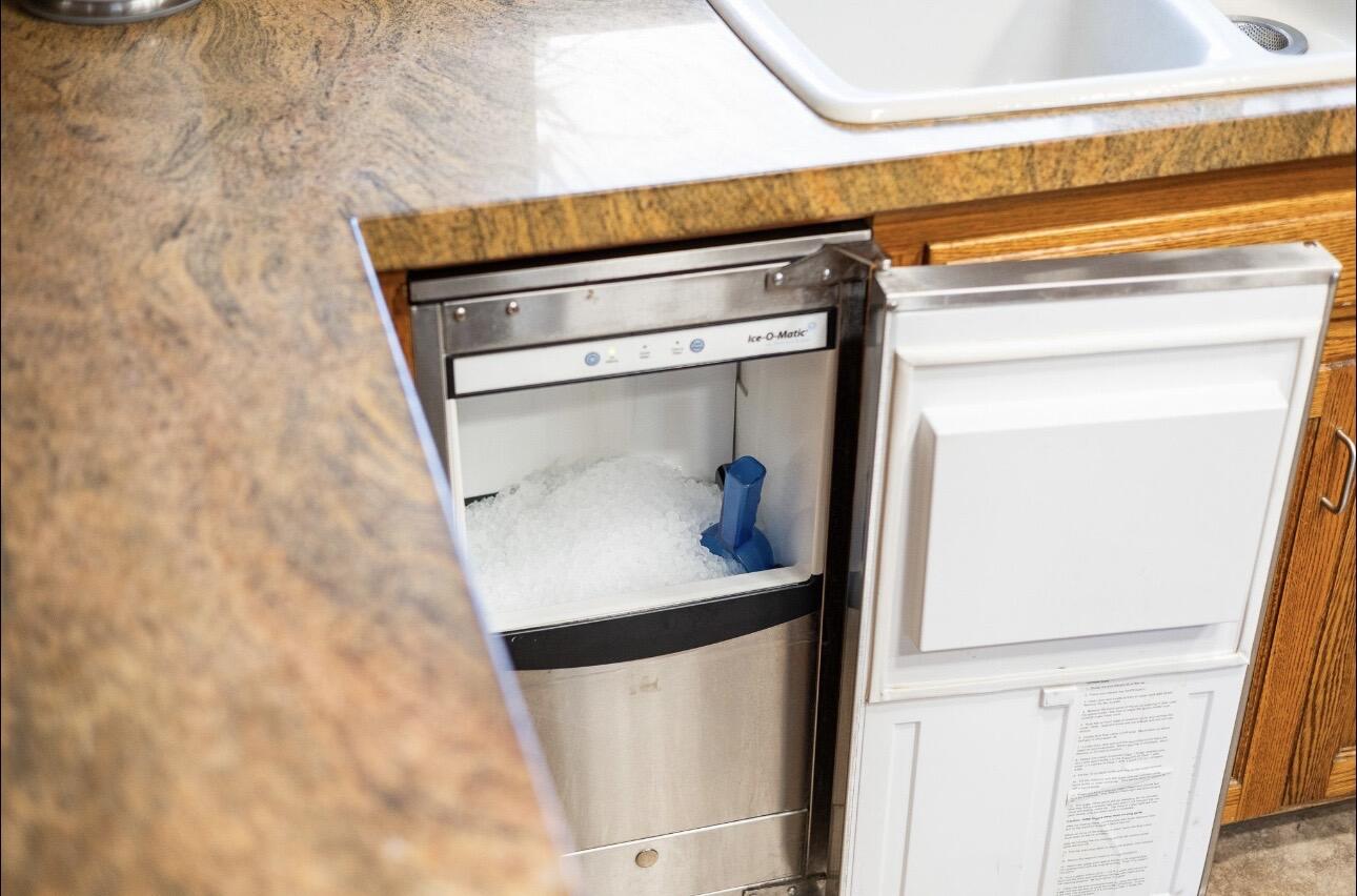 1232 N Lindale Way, Porterville, CA 93257