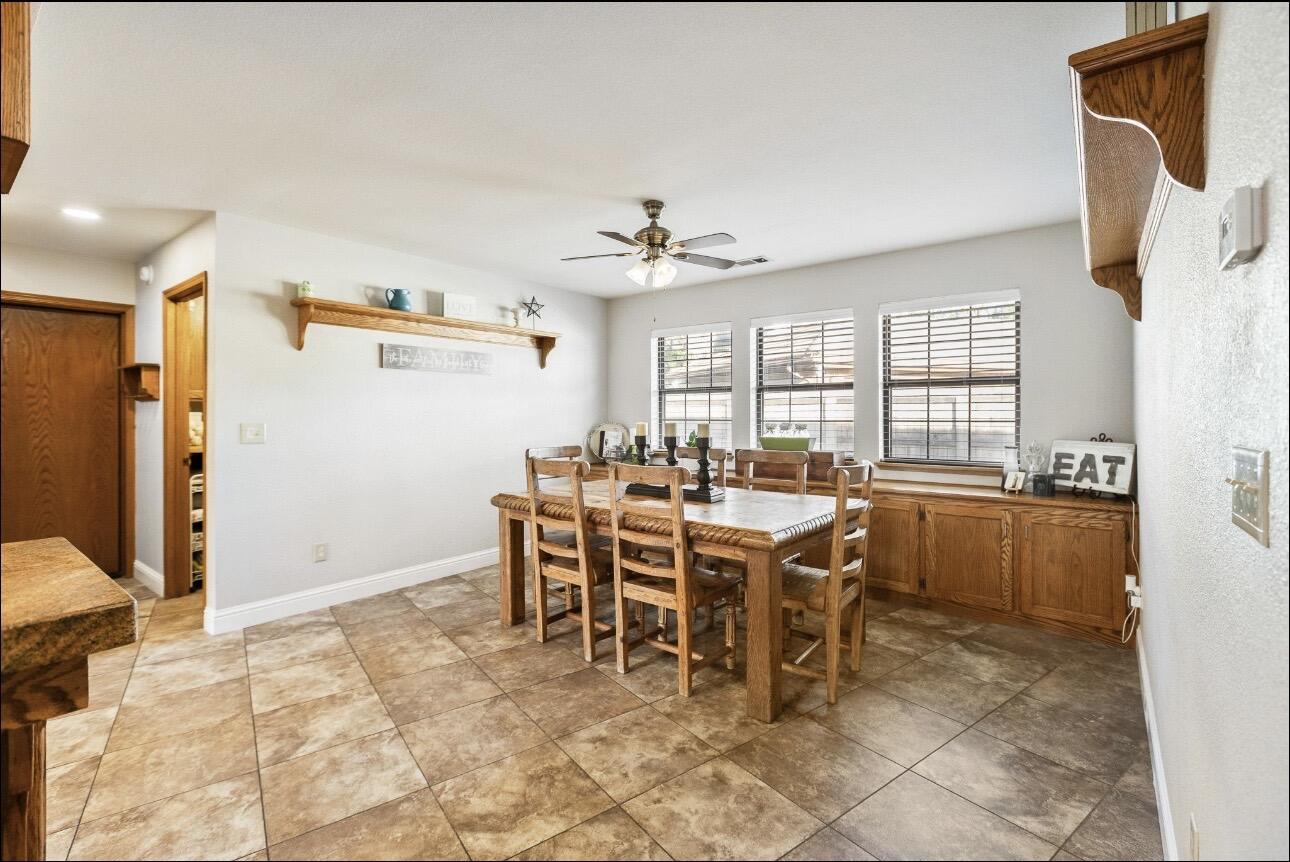 1232 N Lindale Way, Porterville, CA 93257