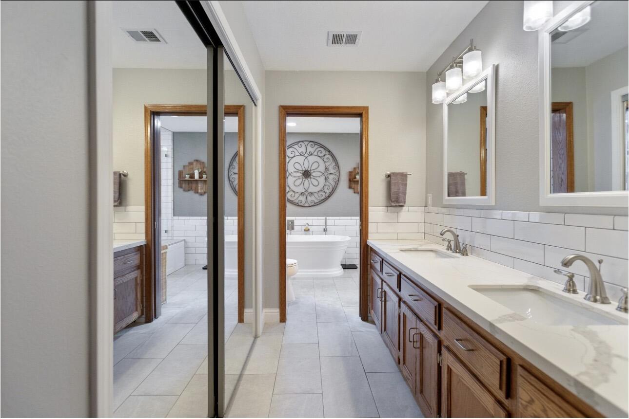 1232 N Lindale Way, Porterville, CA 93257