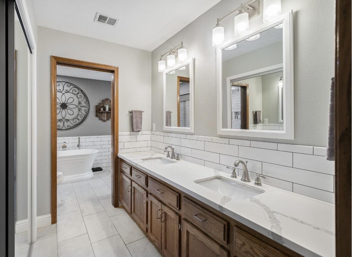 1232 N Lindale Way, Porterville, CA 93257