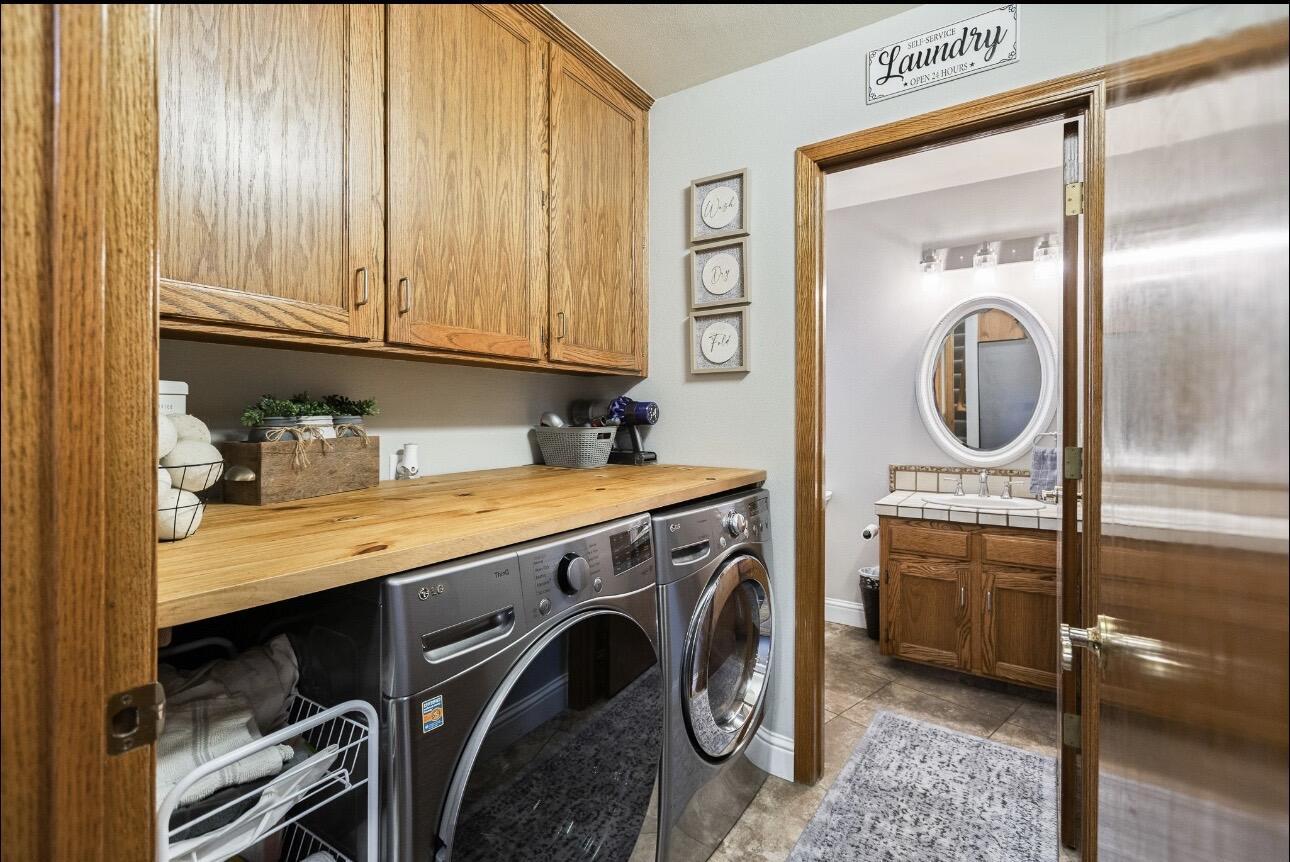 1232 N Lindale Way, Porterville, CA 93257