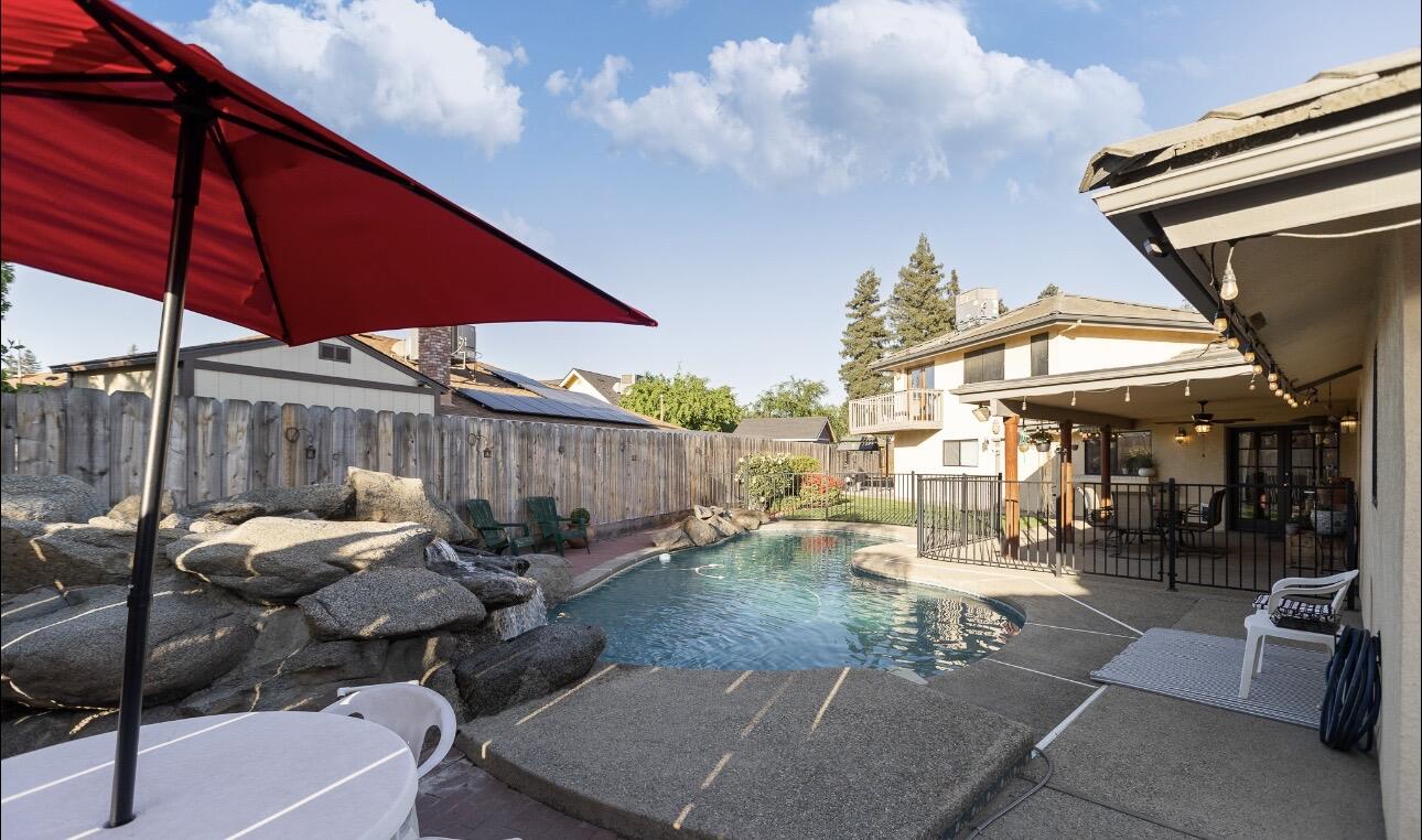 1232 N Lindale Way, Porterville, CA 93257