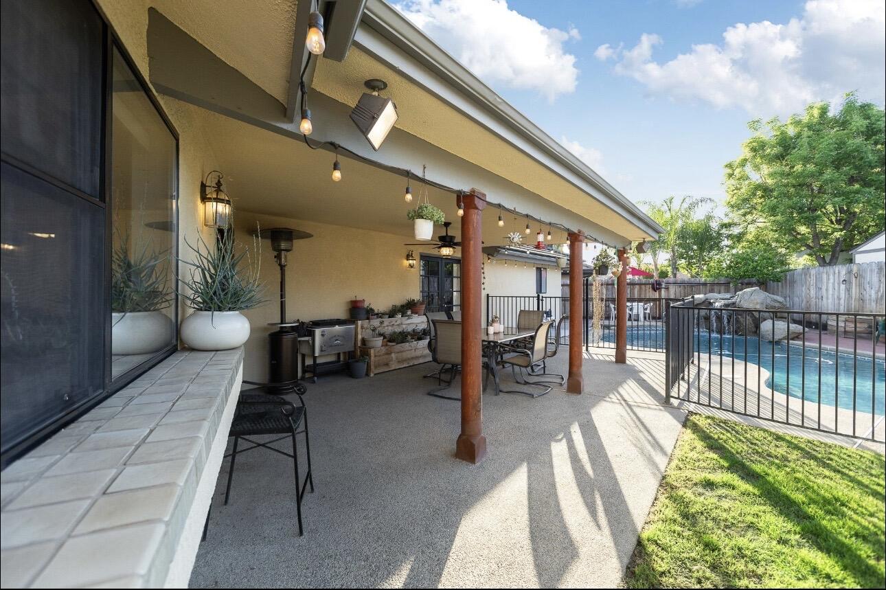 1232 N Lindale Way, Porterville, CA 93257