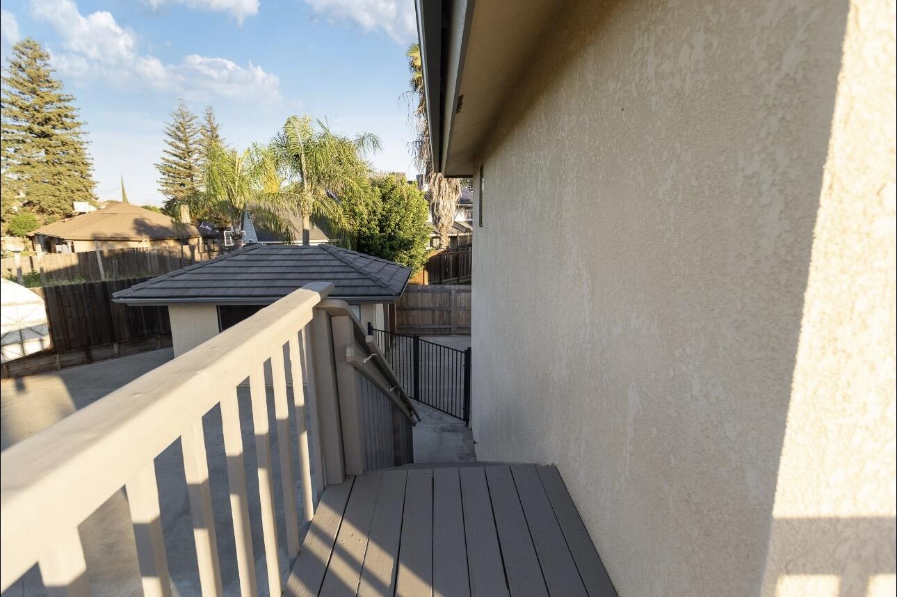 1232 N Lindale Way, Porterville, CA 93257