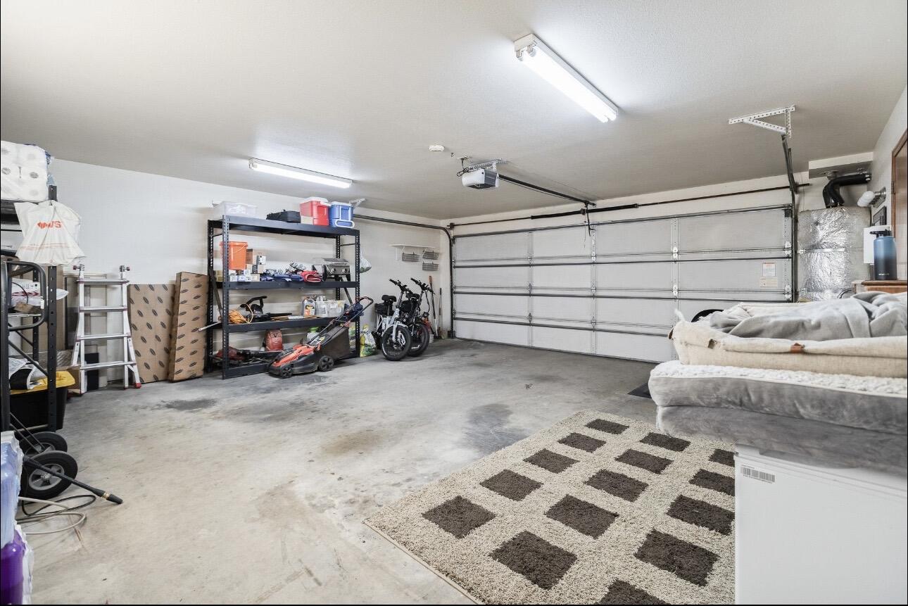 1232 N Lindale Way, Porterville, CA 93257