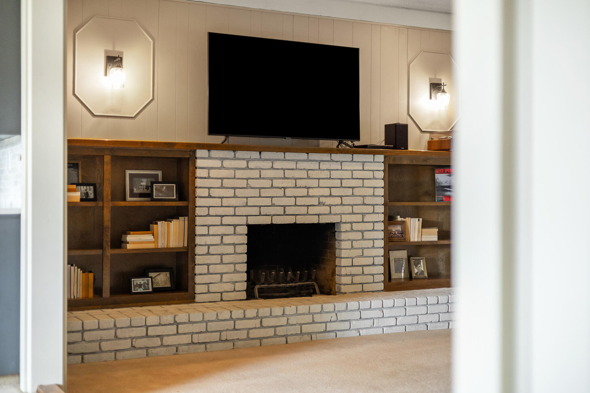 907 N Bollinger St, Visalia, CA 93291