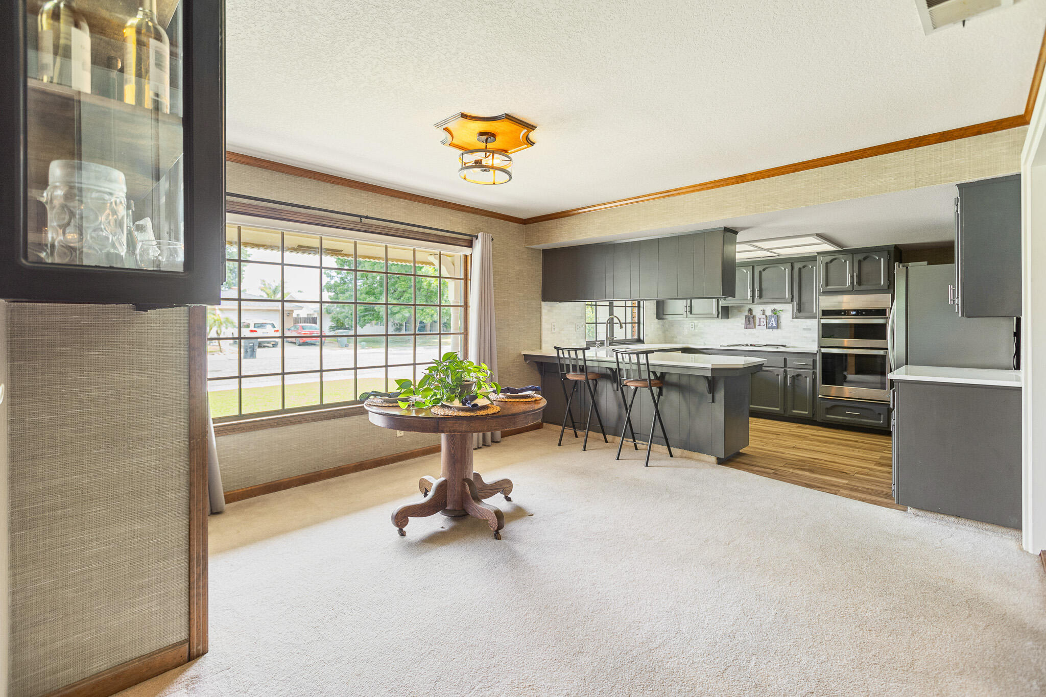 907 N Bollinger St, Visalia, CA 93291