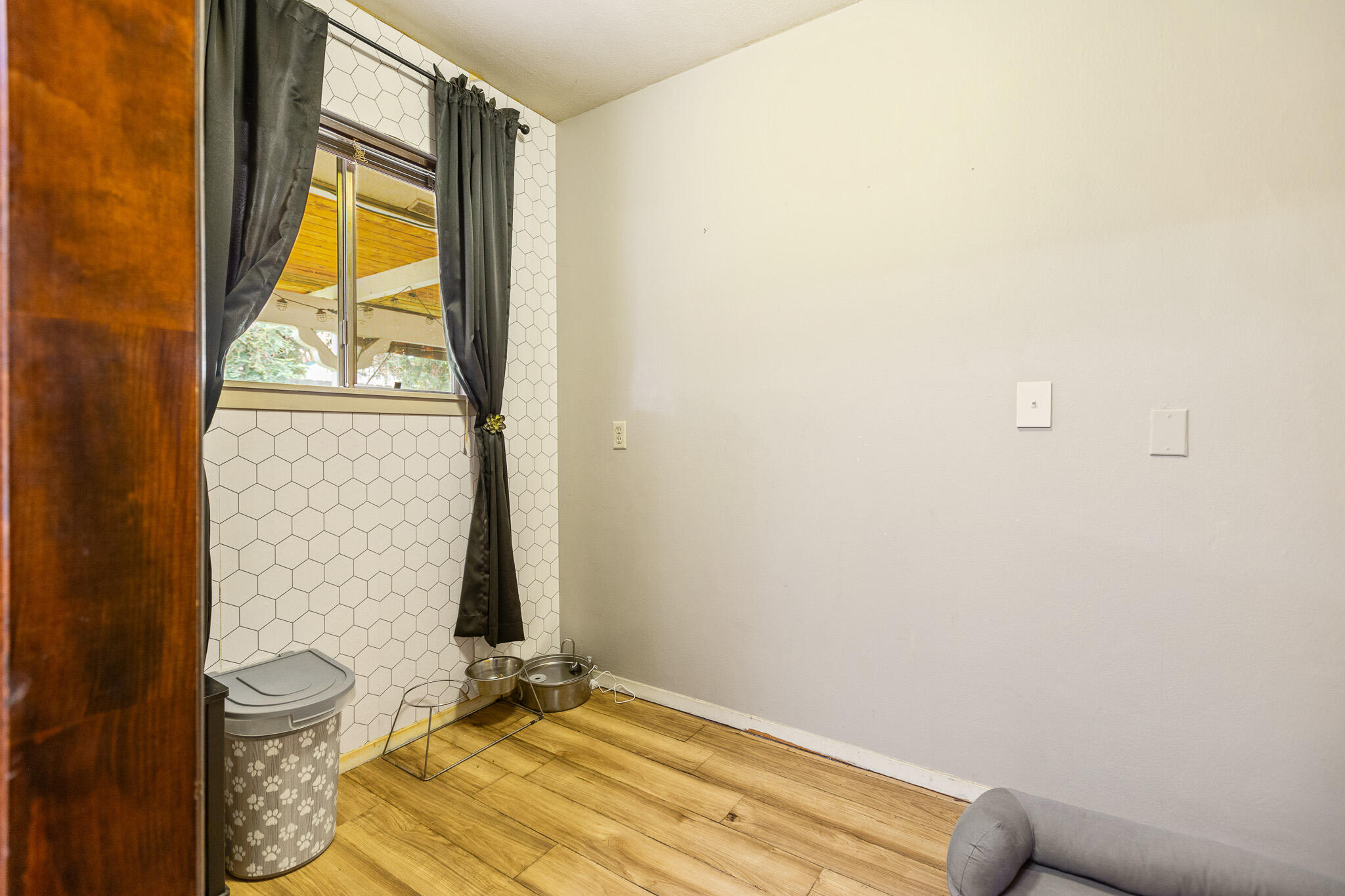 907 N Bollinger St, Visalia, CA 93291