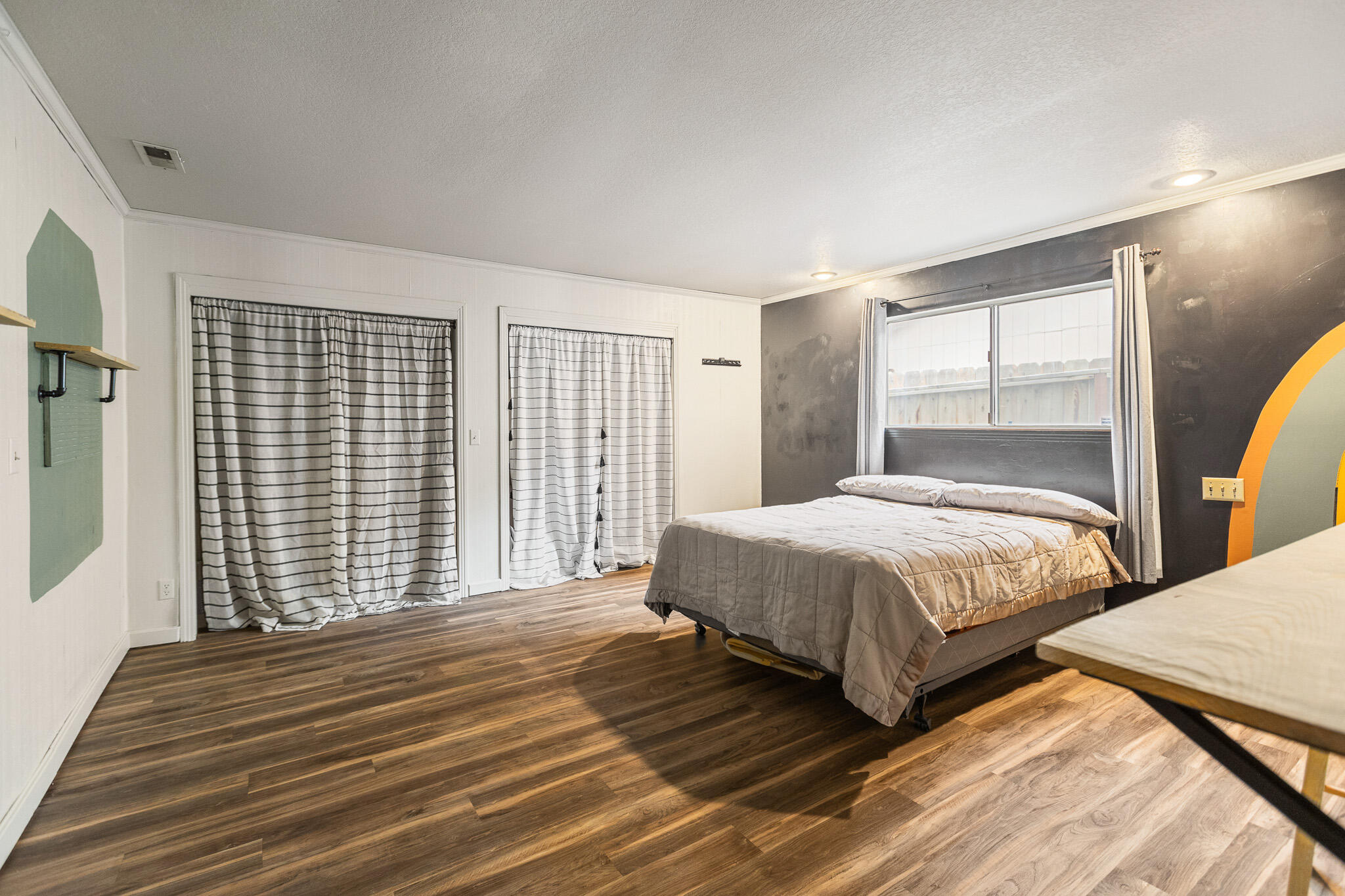 907 N Bollinger St, Visalia, CA 93291