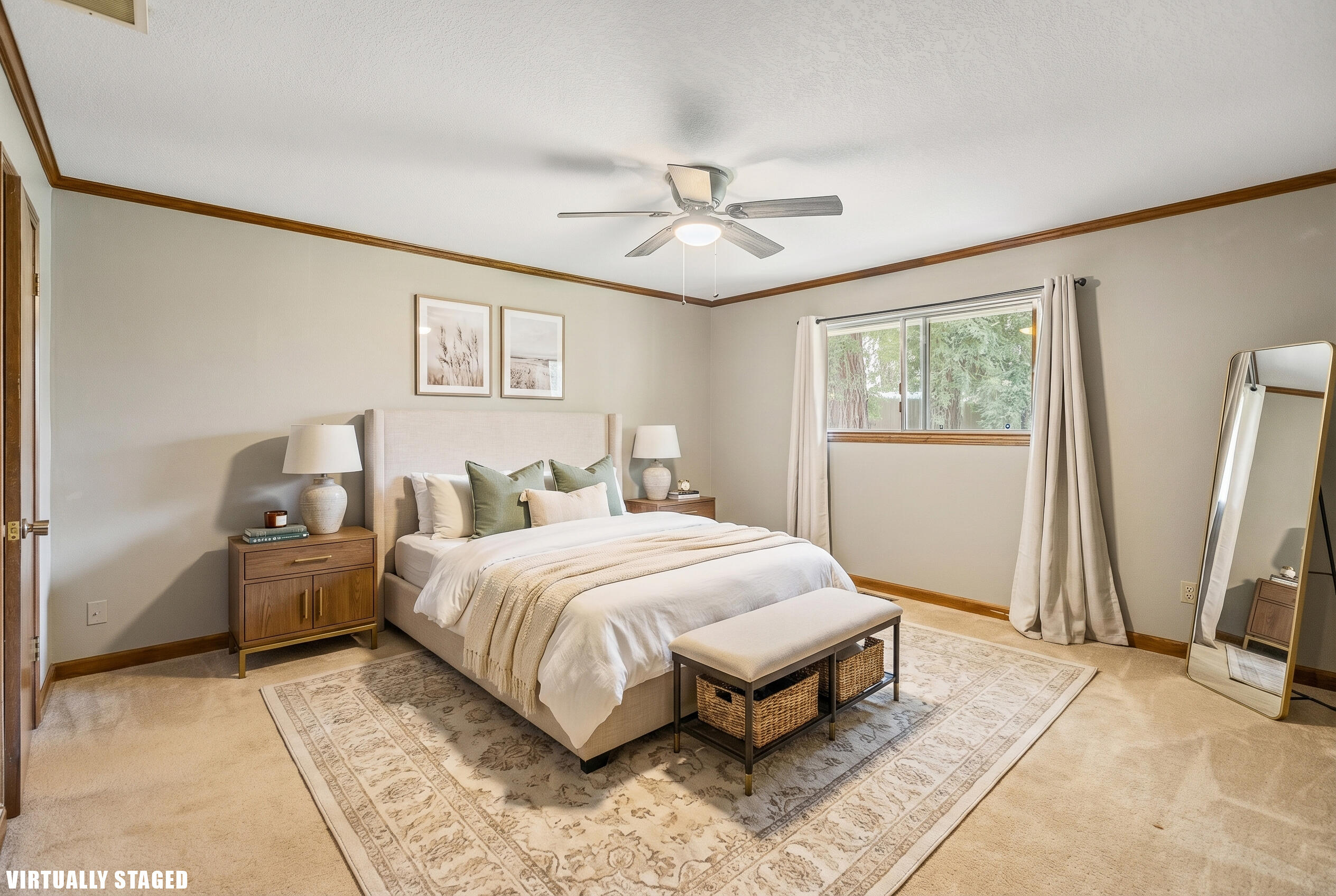 907 N Bollinger St, Visalia, CA 93291