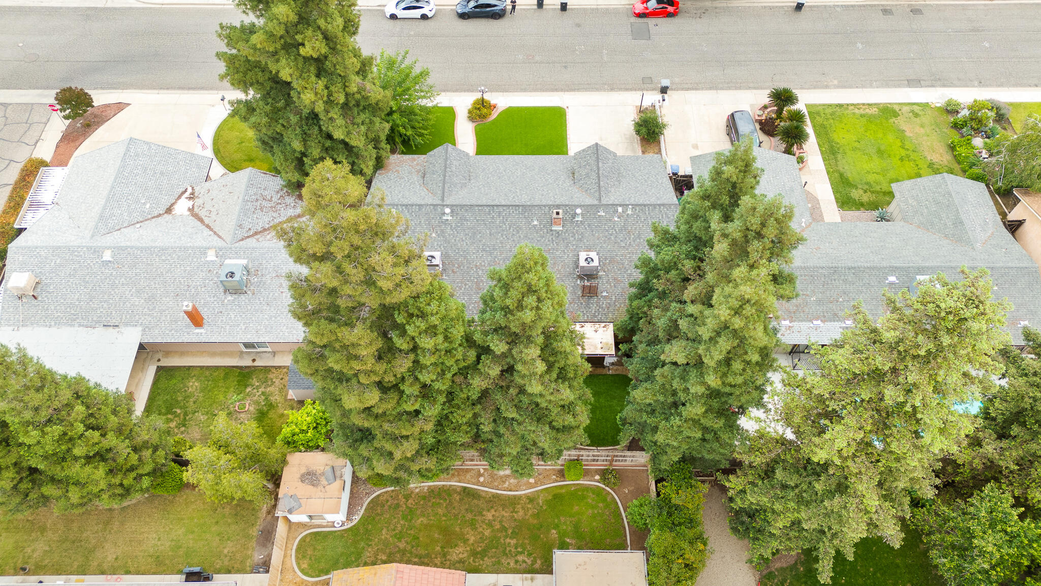 907 N Bollinger St, Visalia, CA 93291