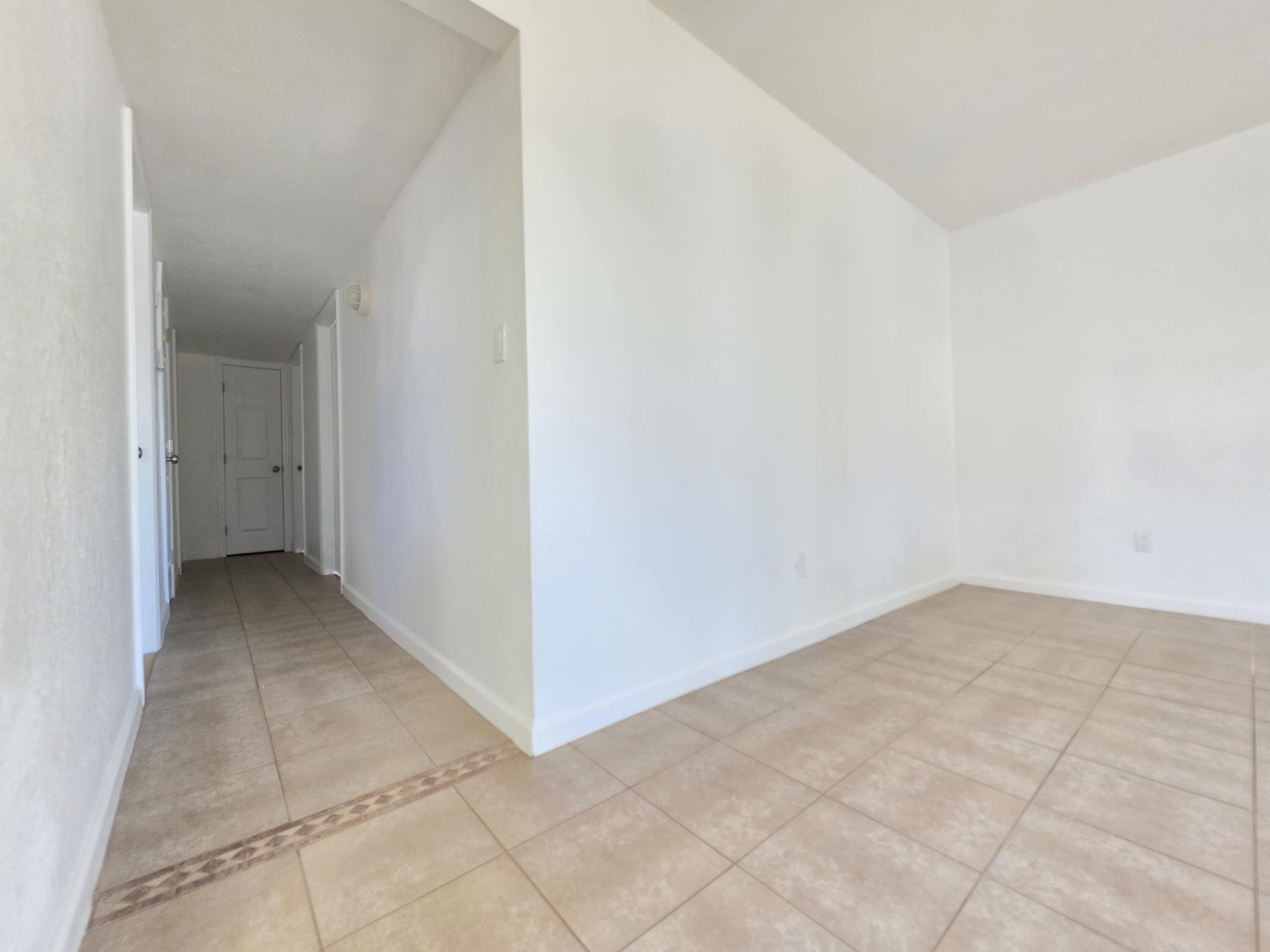 1324 Hume Dr, Sanger, CA 93657