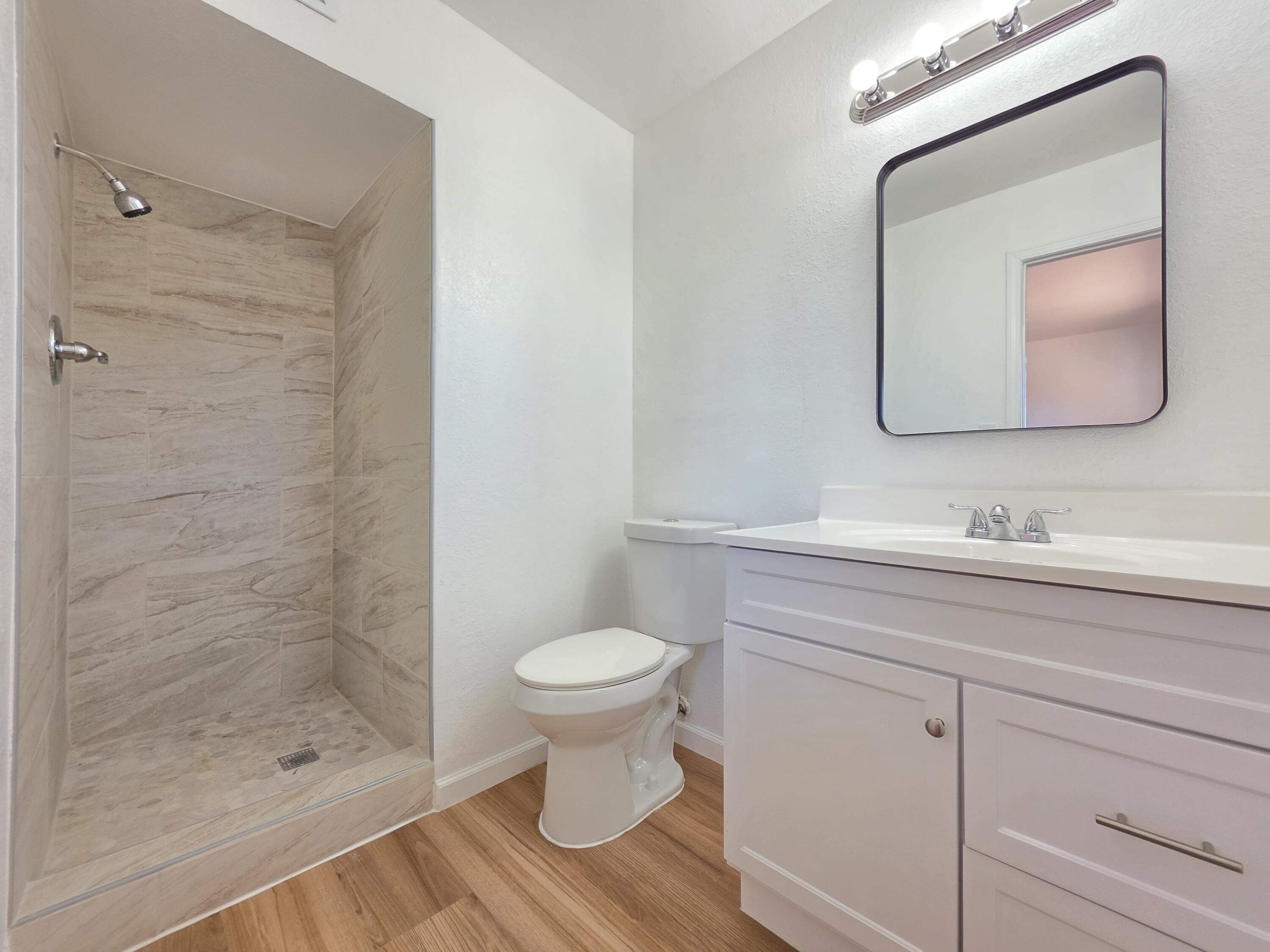 1324 Hume Dr, Sanger, CA 93657