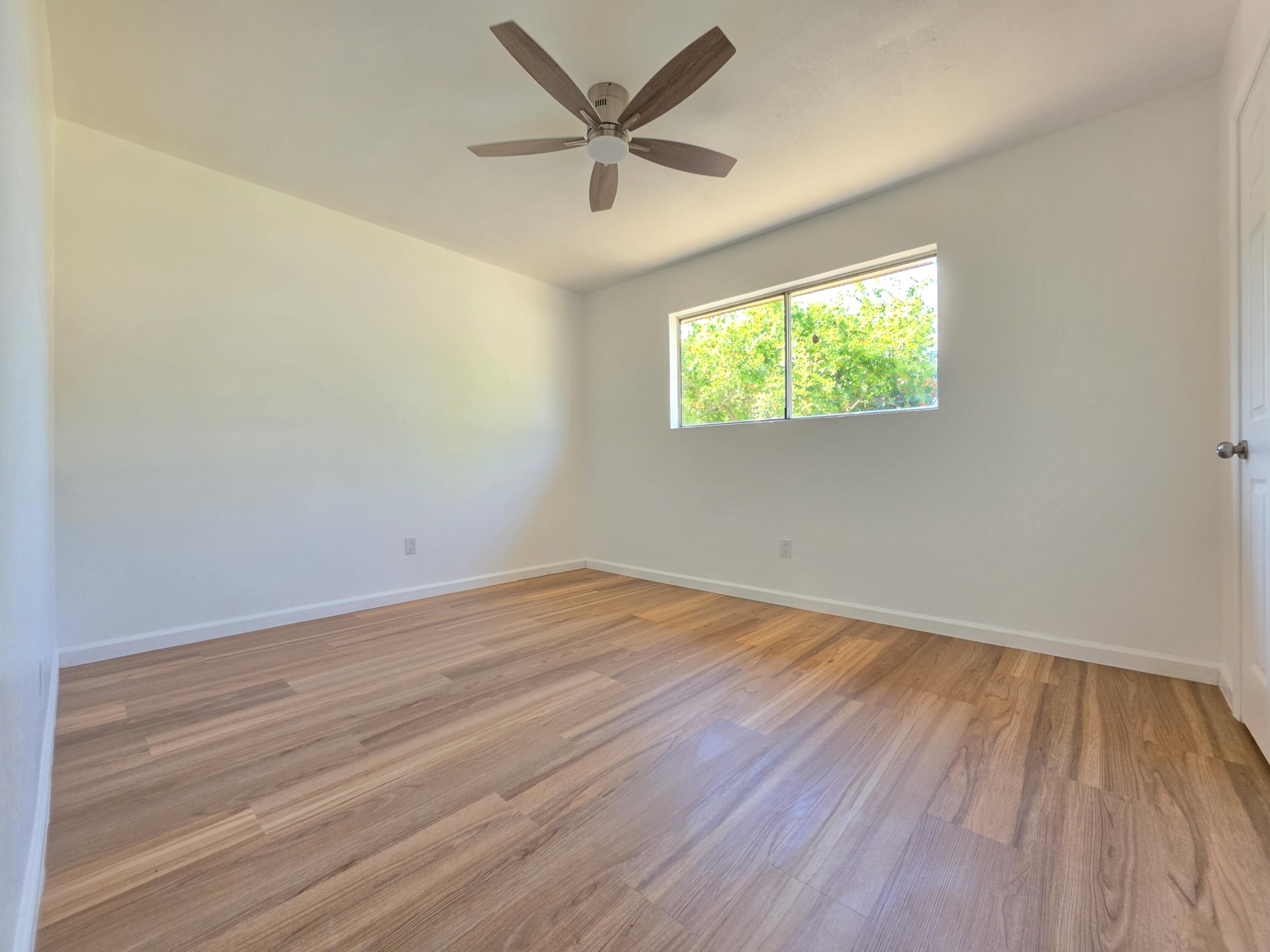 1324 Hume Dr, Sanger, CA 93657