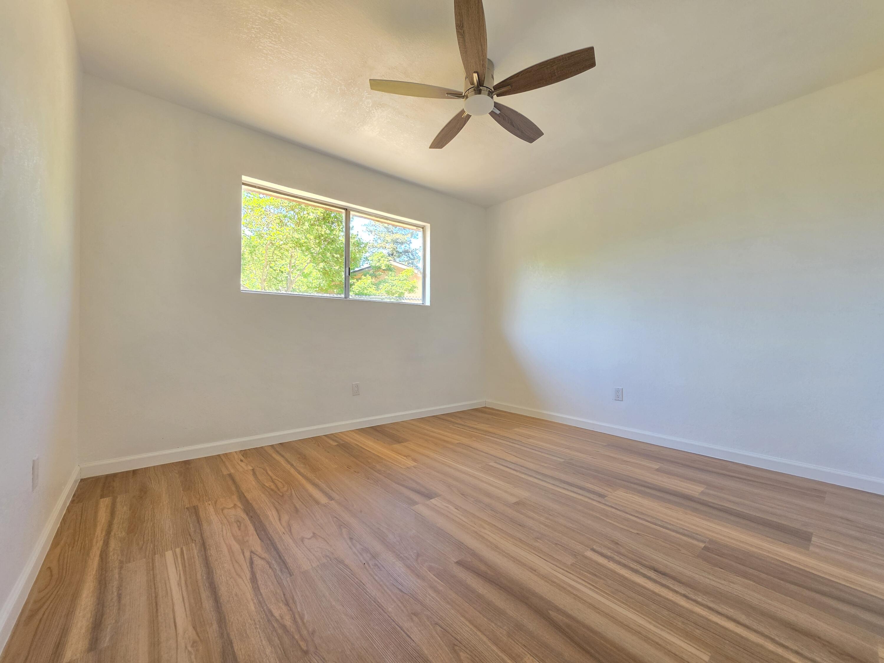 1324 Hume Dr, Sanger, CA 93657