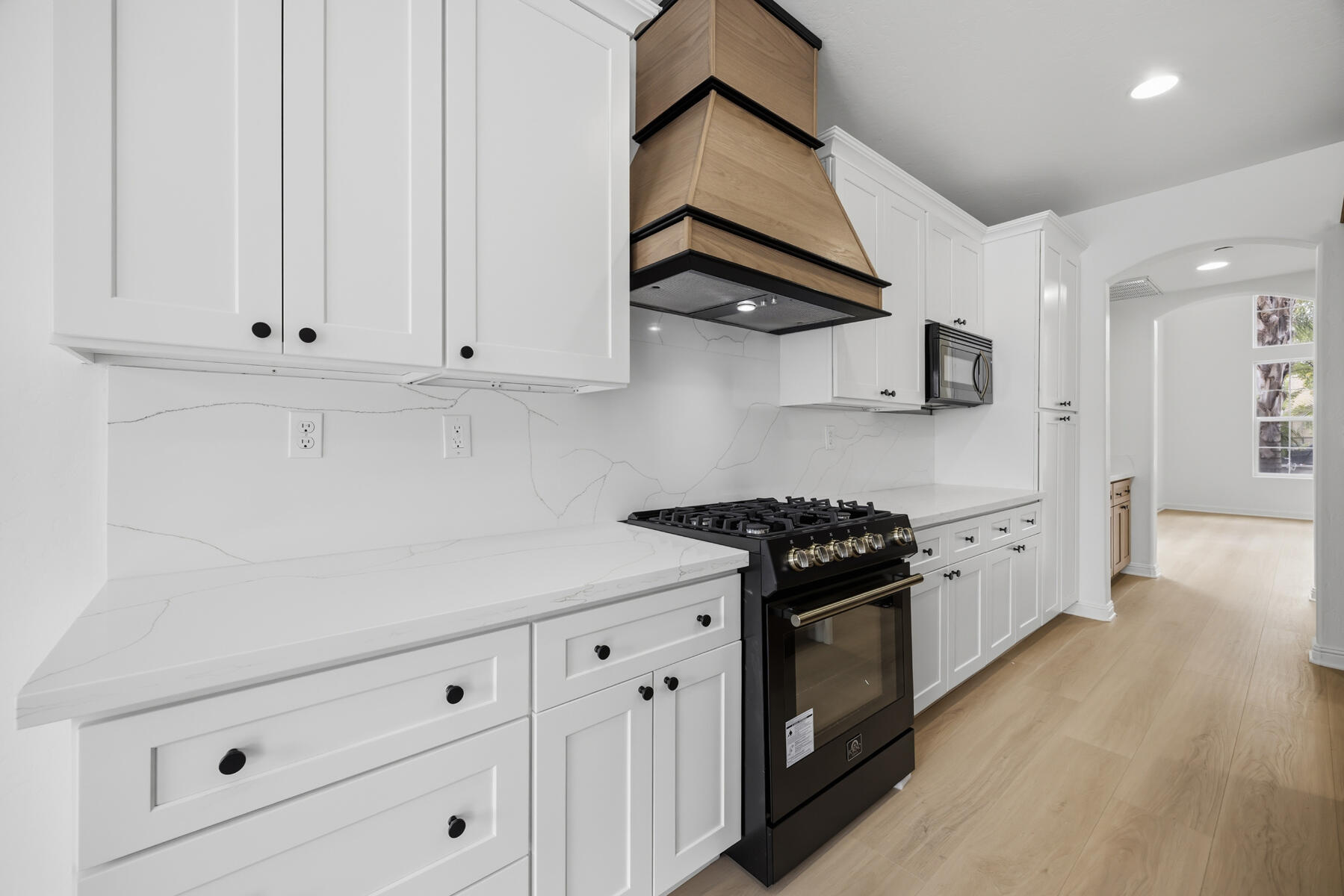 2536 W Stewart Ave, Visalia, CA 93291