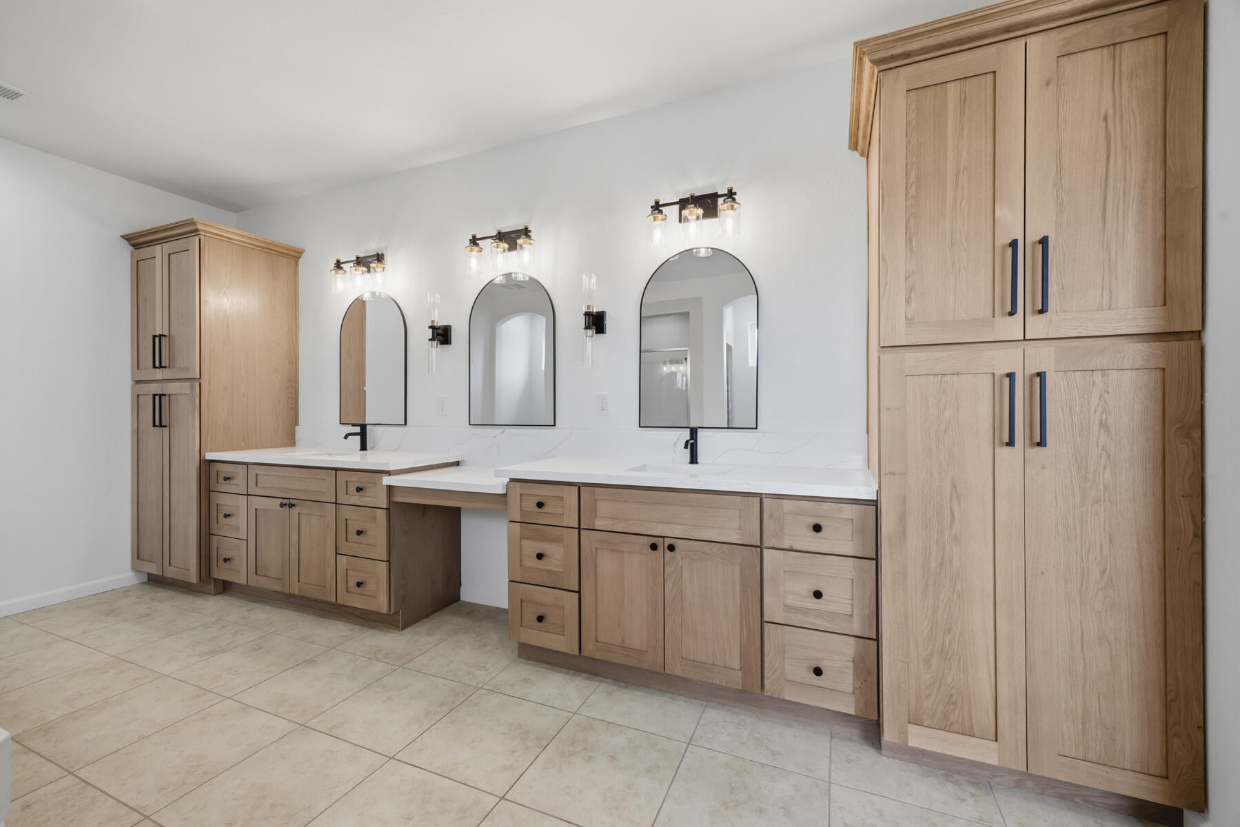 2536 W Stewart Ave, Visalia, CA 93291