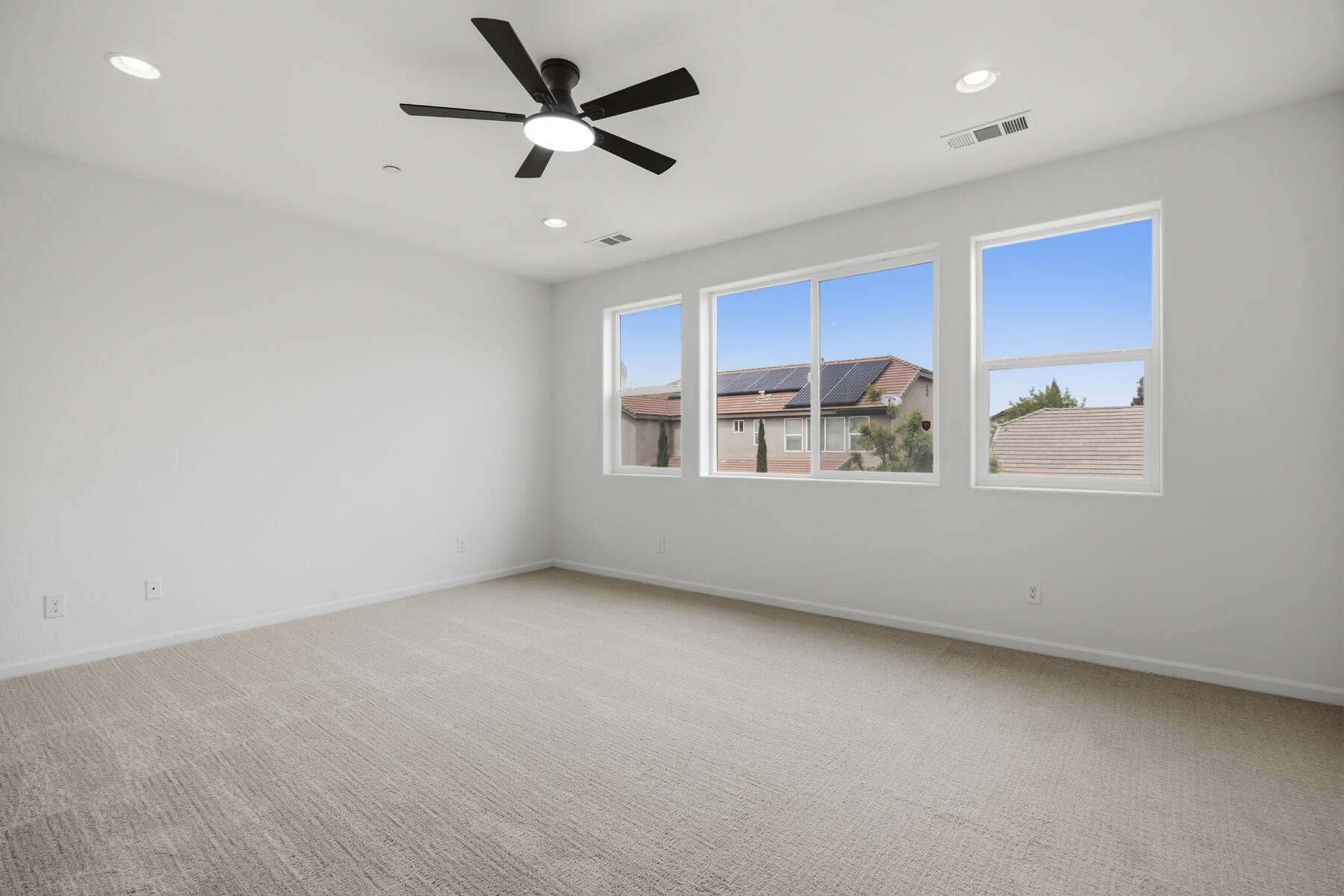 2536 W Stewart Ave, Visalia, CA 93291