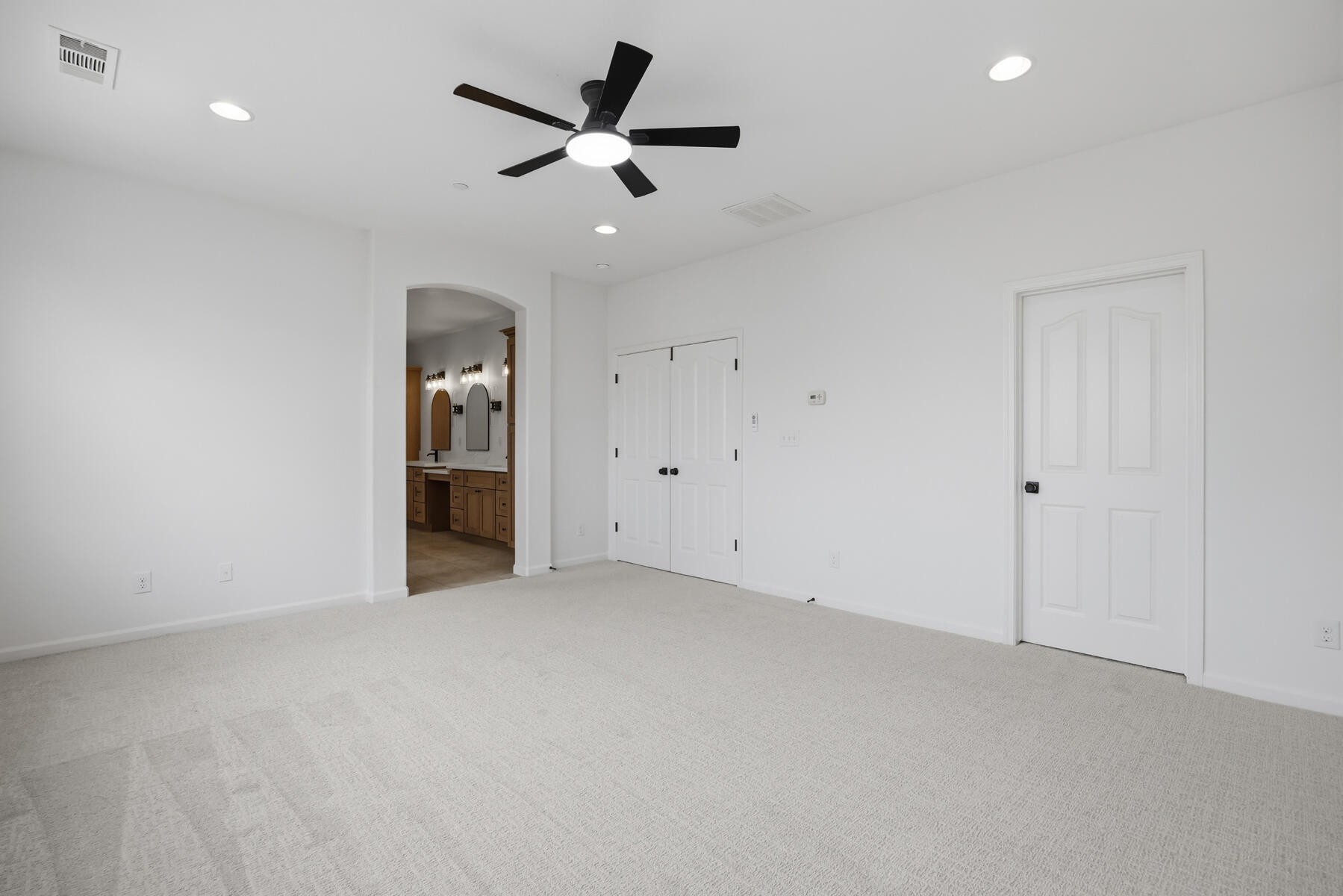 2536 W Stewart Ave, Visalia, CA 93291