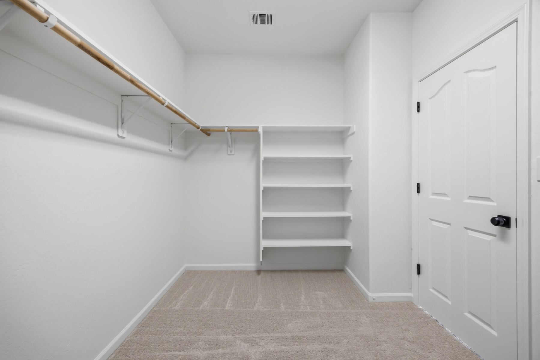 2536 W Stewart Ave, Visalia, CA 93291